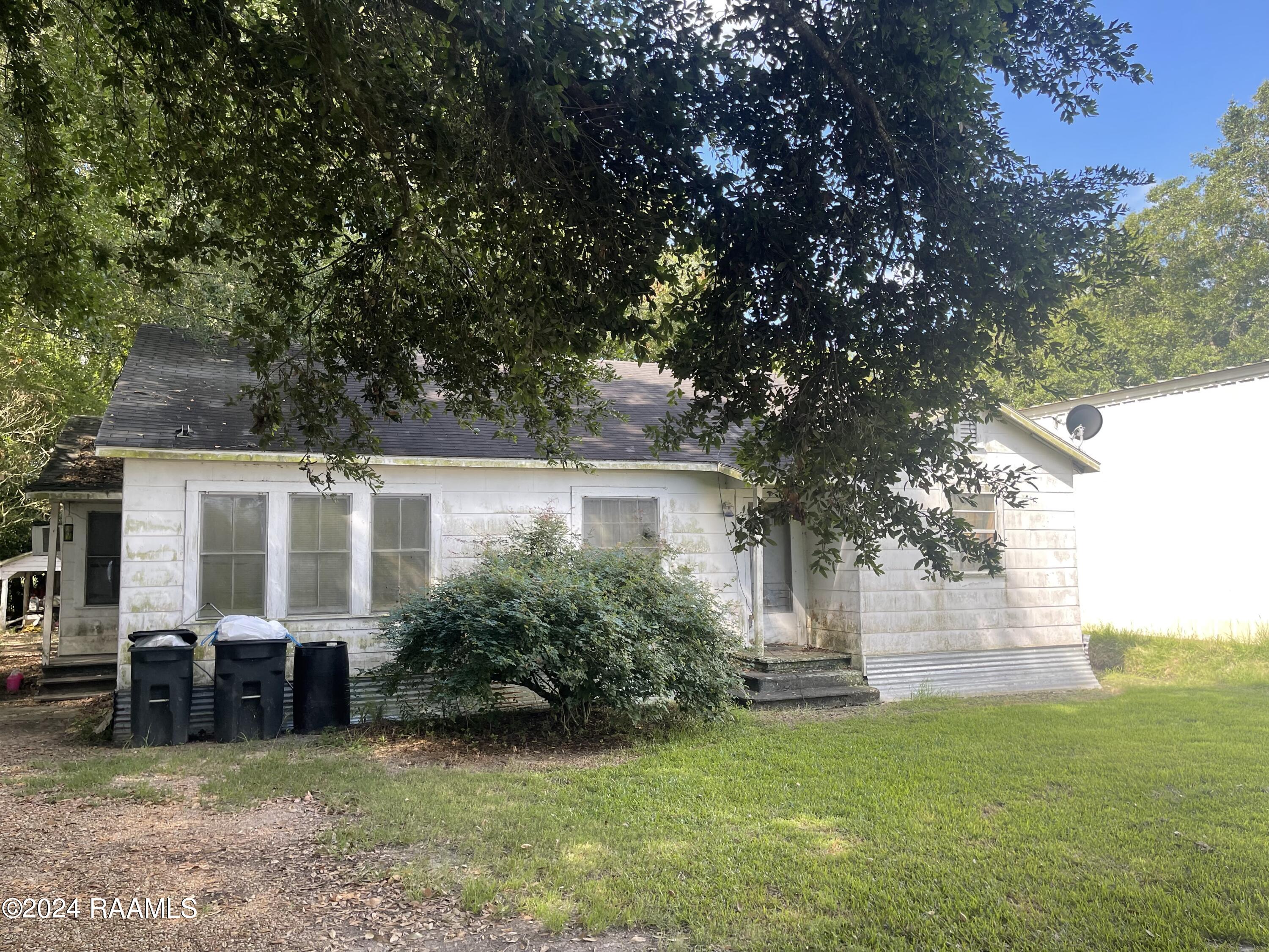 2094 W Main, Ville Platte LA