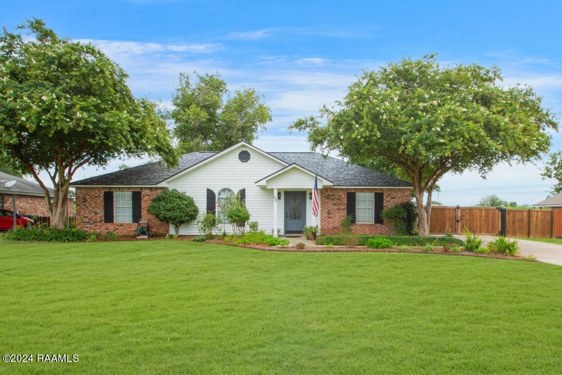 608 Almonaster, Youngsville LA