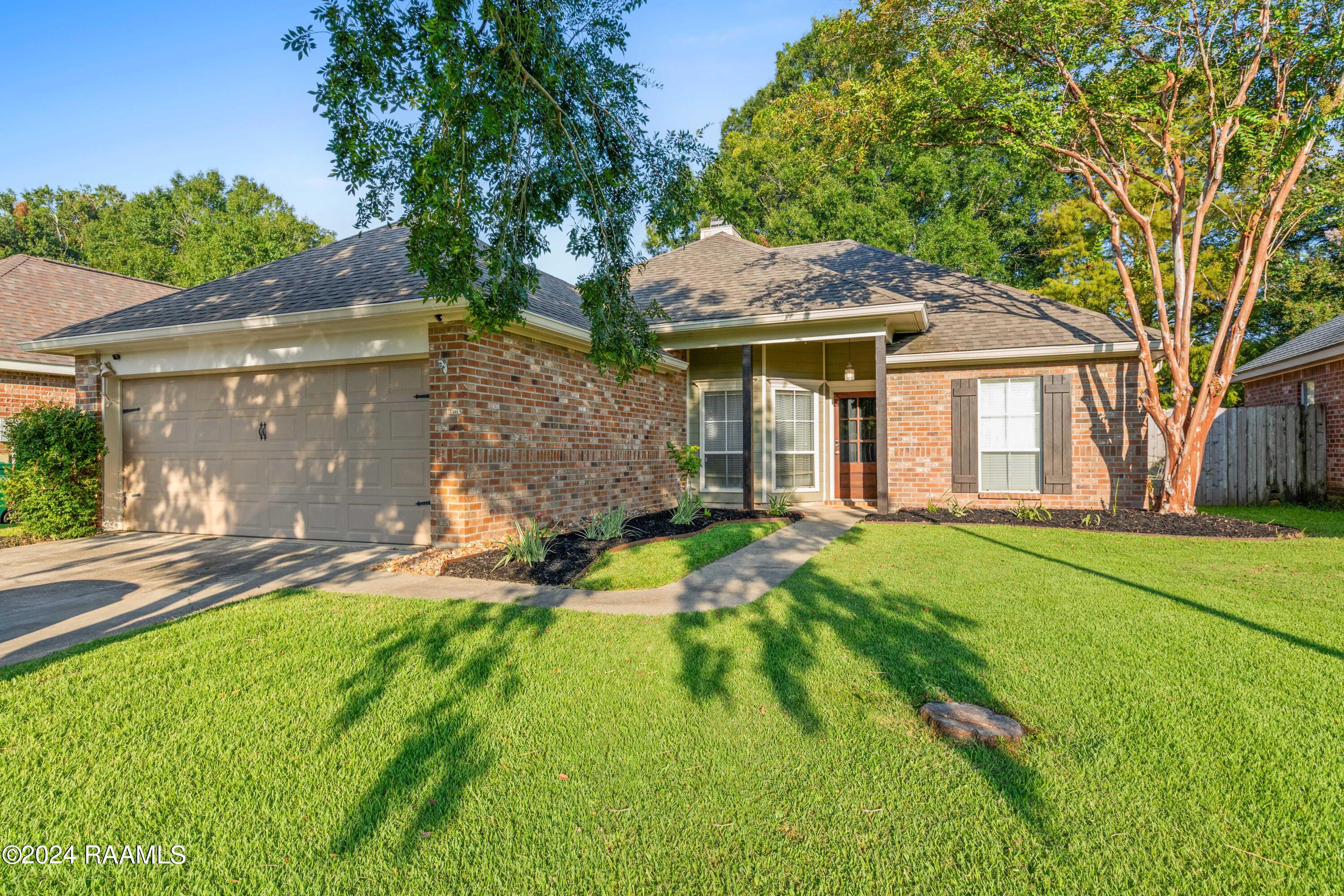 322 Pear Tree, Broussard LA