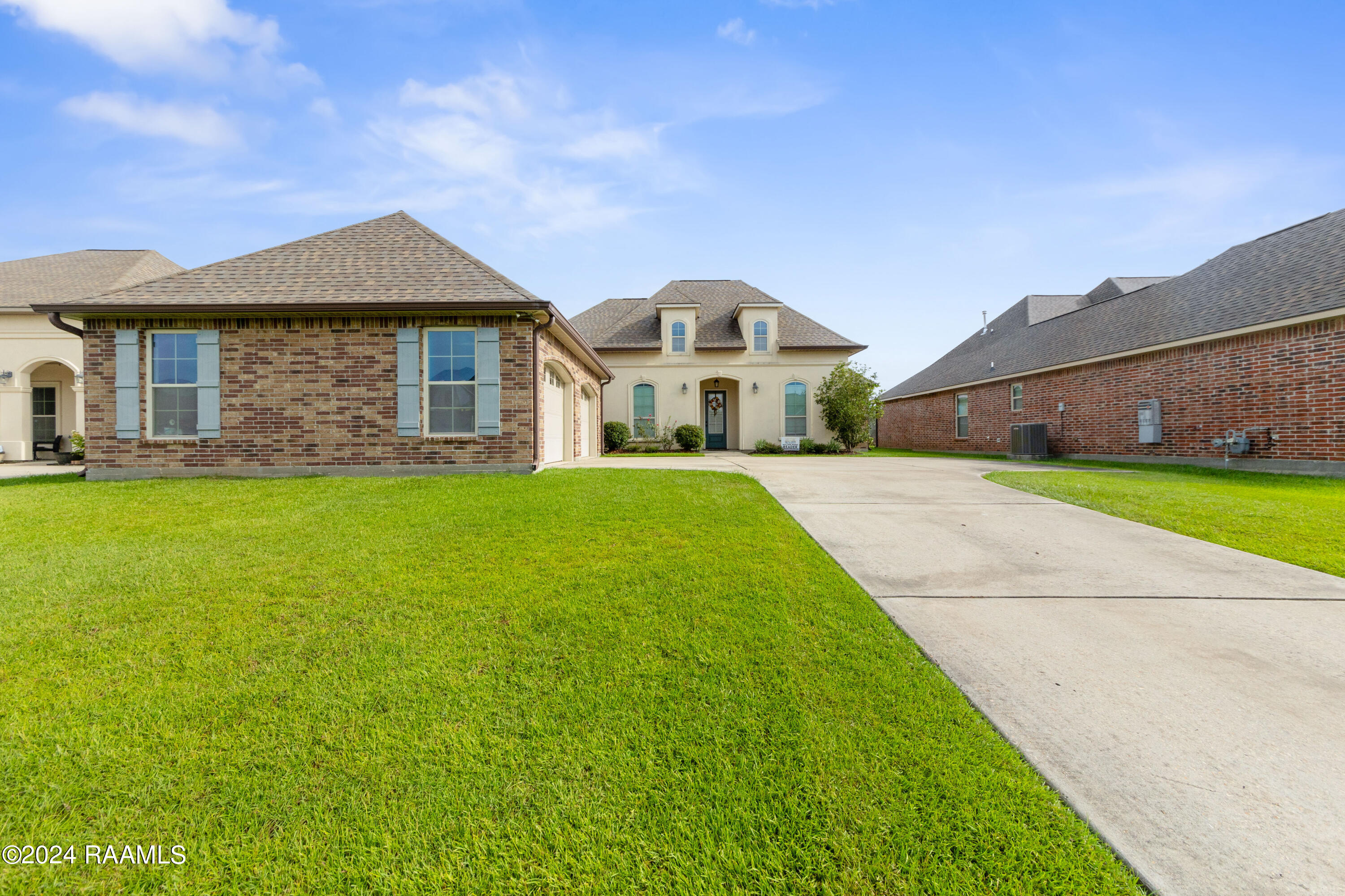 204 Meadowland, Lafayette LA