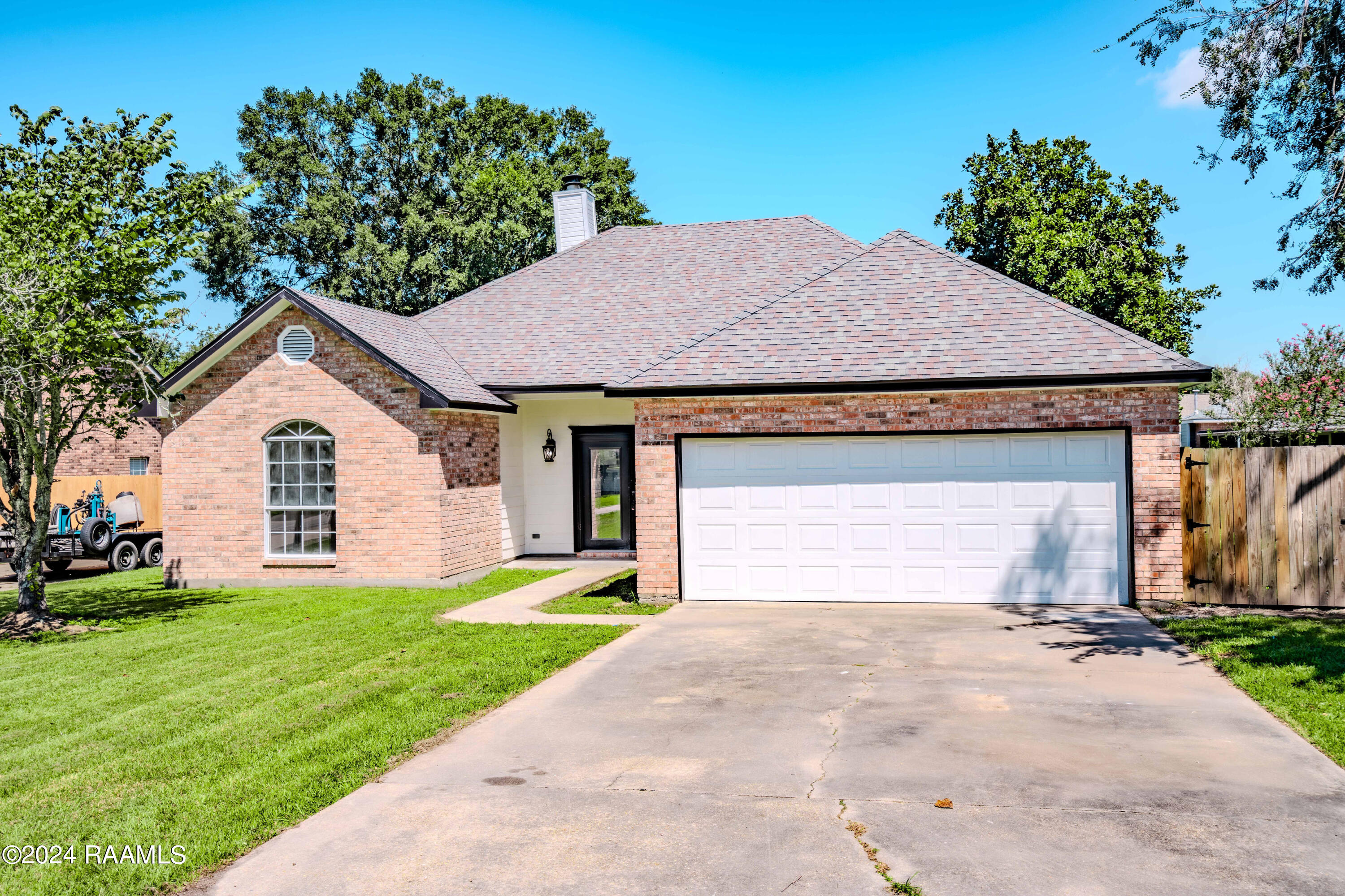 208 Longleaf, Broussard LA