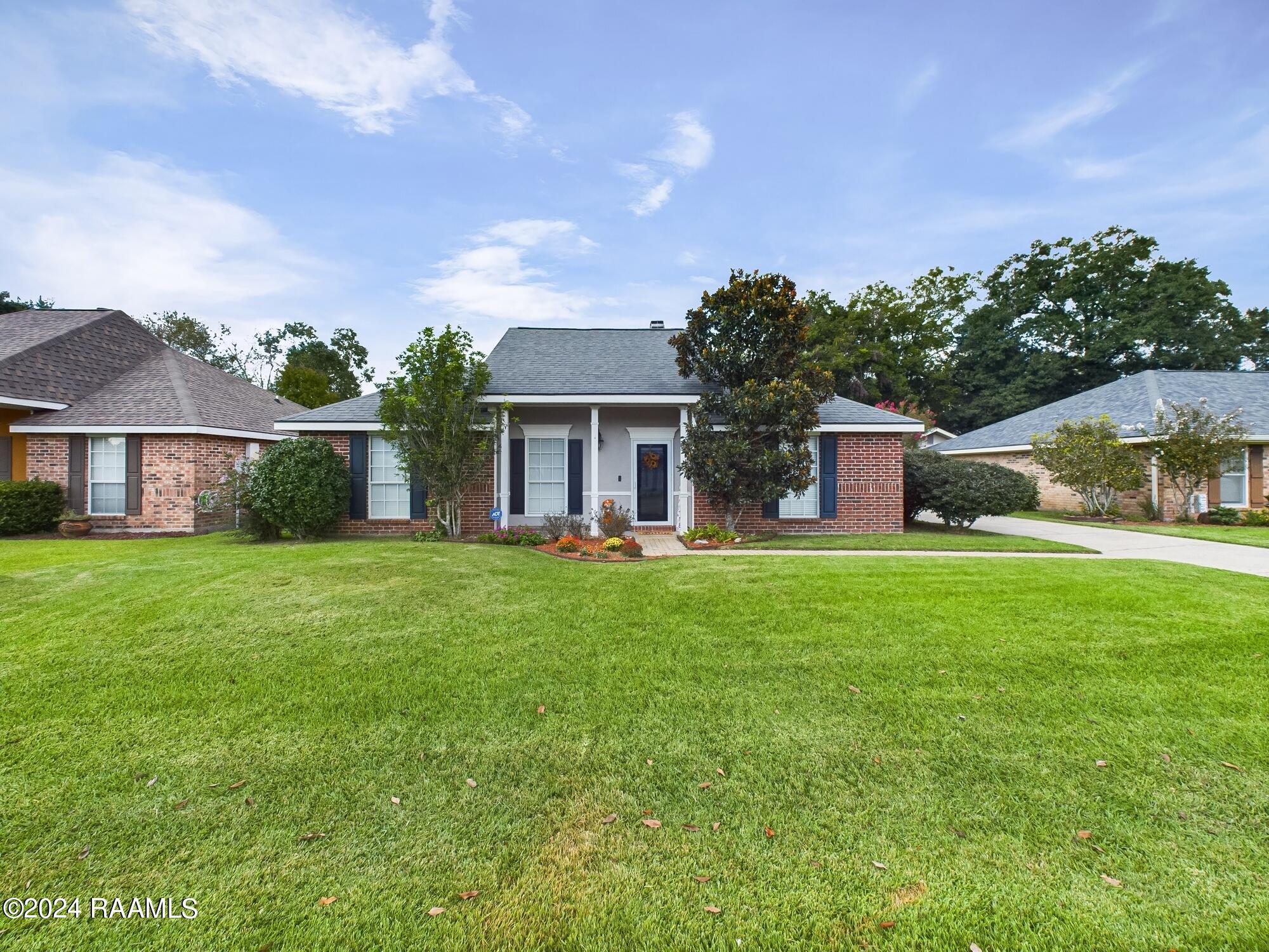 109 Meadow Glen, Youngsville LA