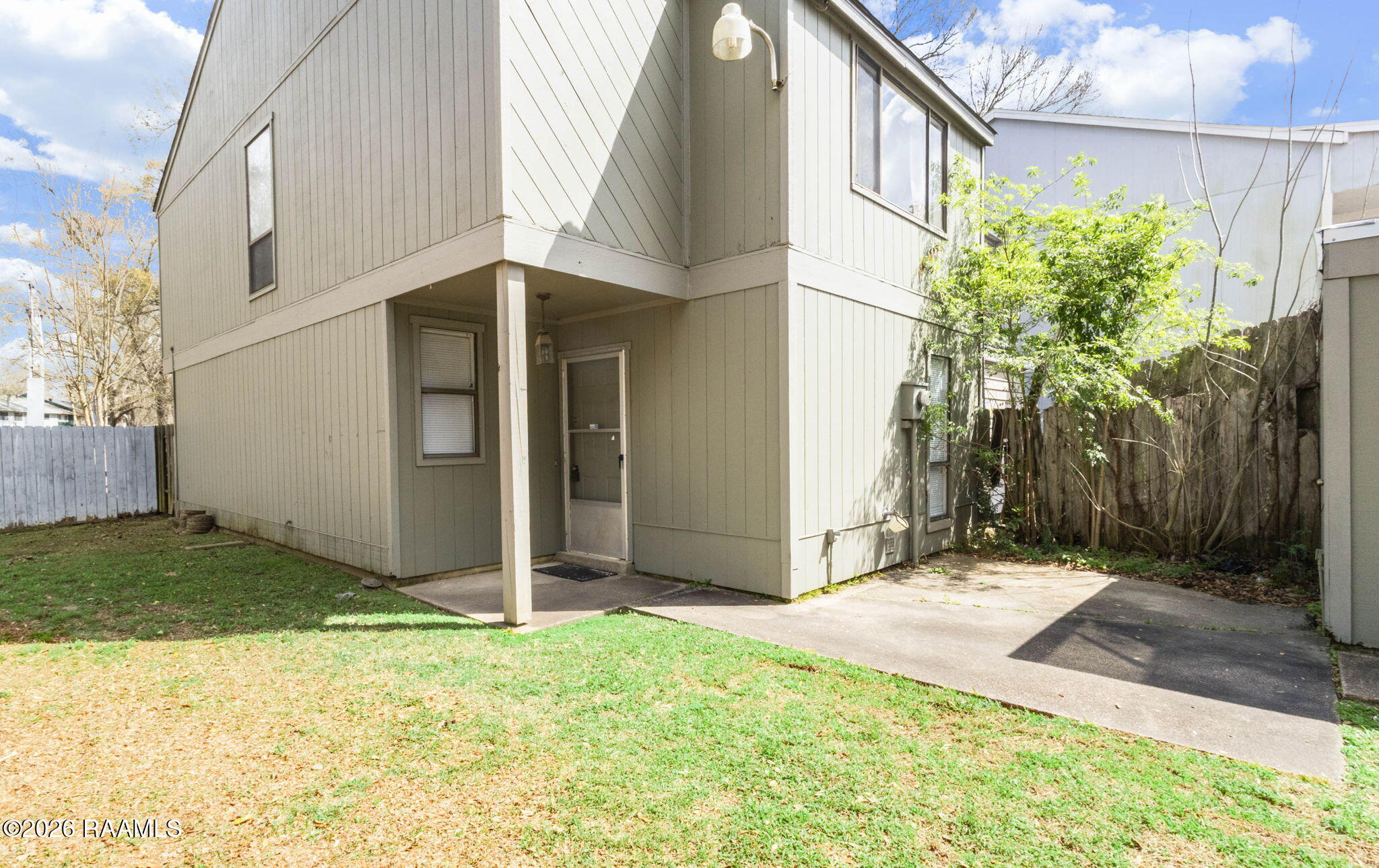 14 Larkspur, Lafayette LA