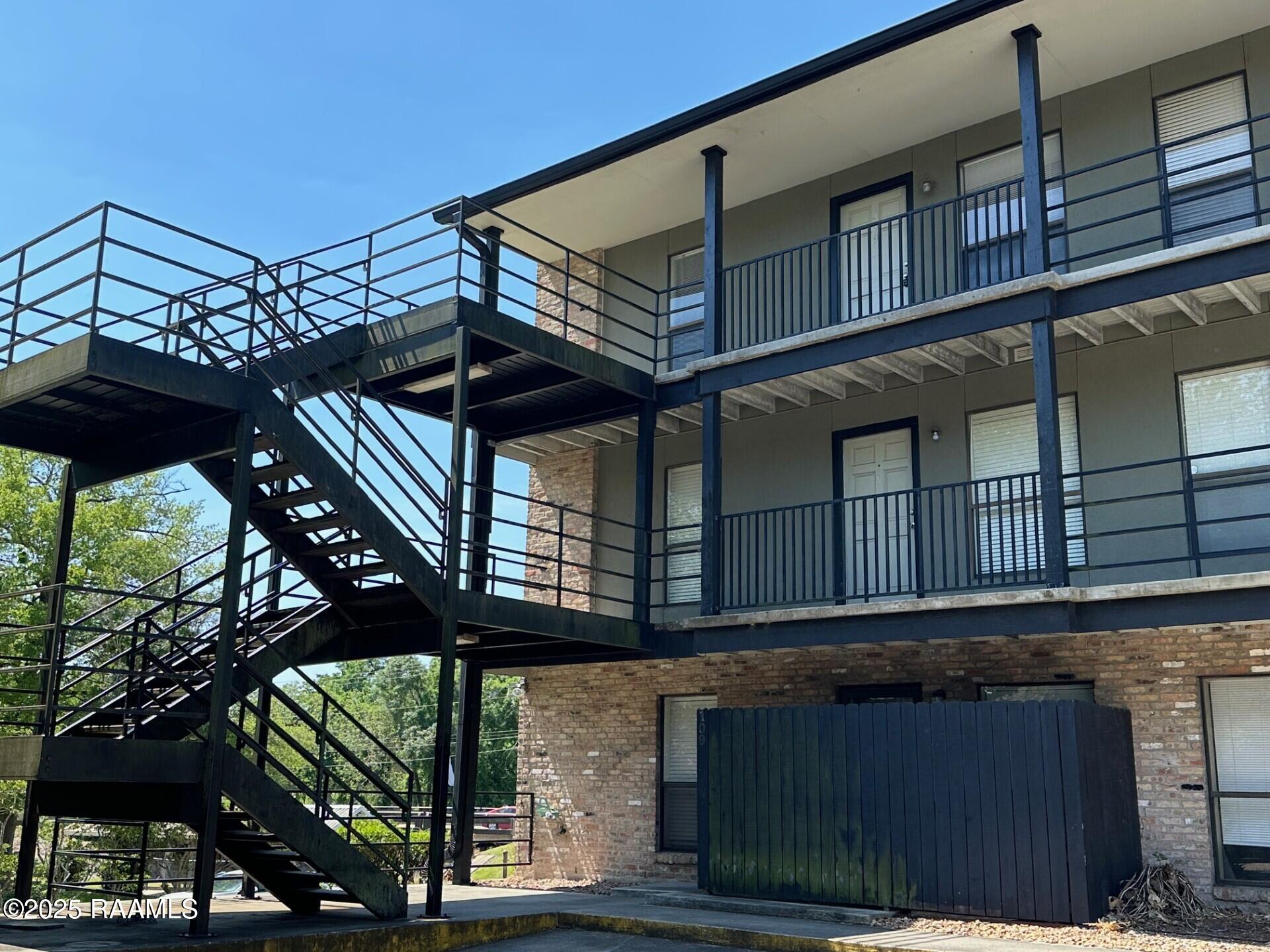 701 S College, Lafayette LA