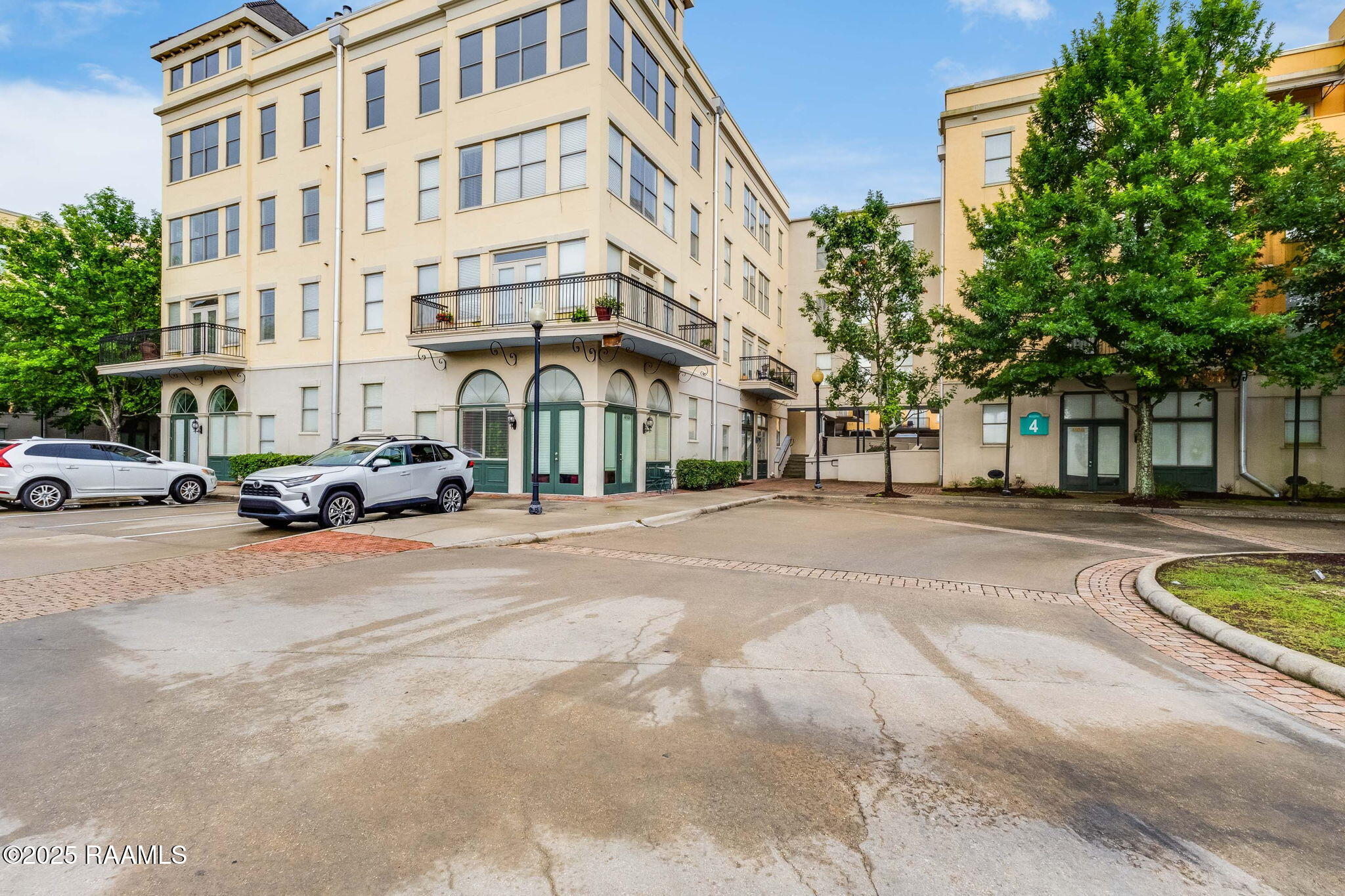 201 Settlers Trace, Lafayette LA