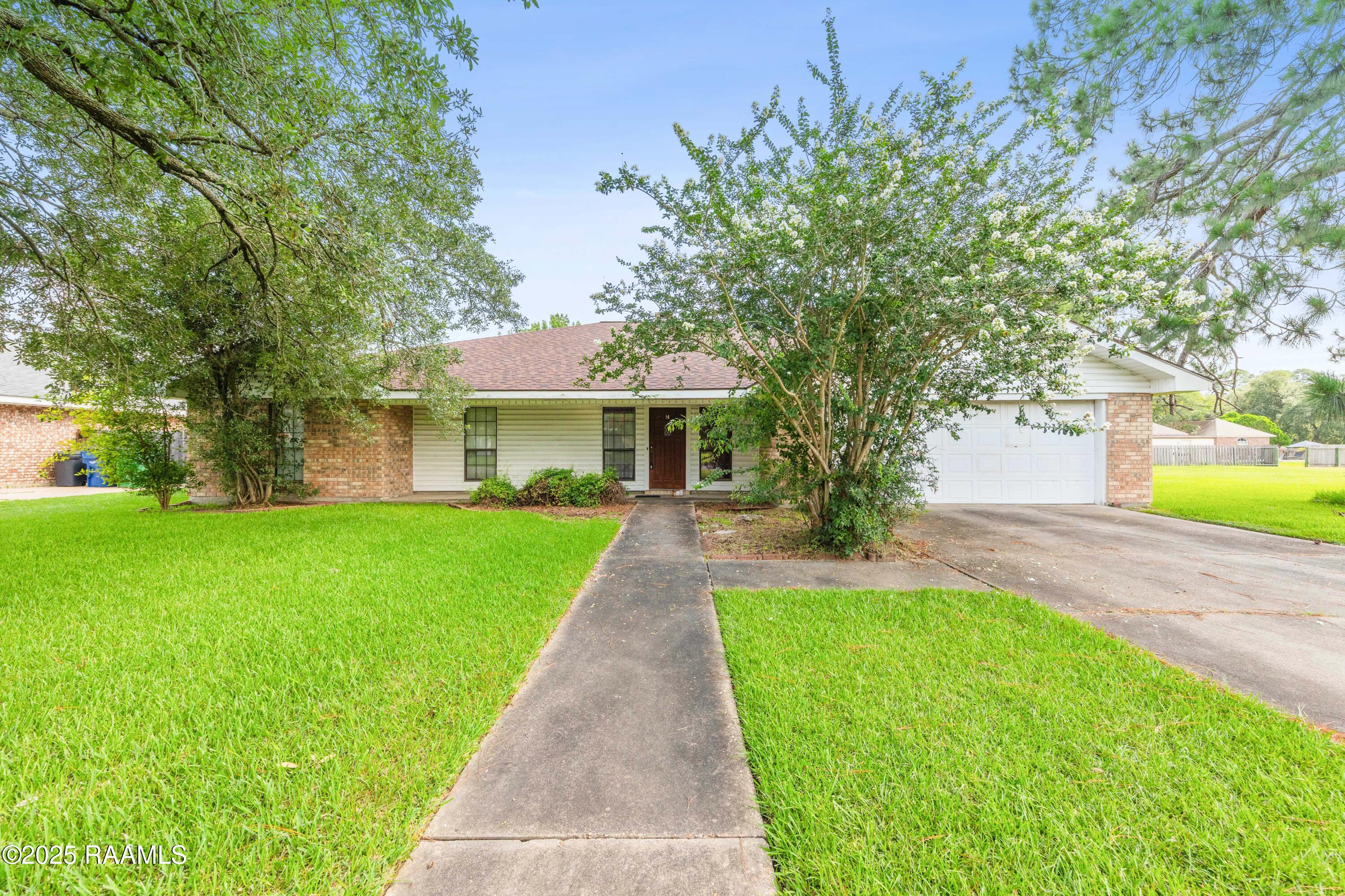 14 Henrietta, Crowley LA