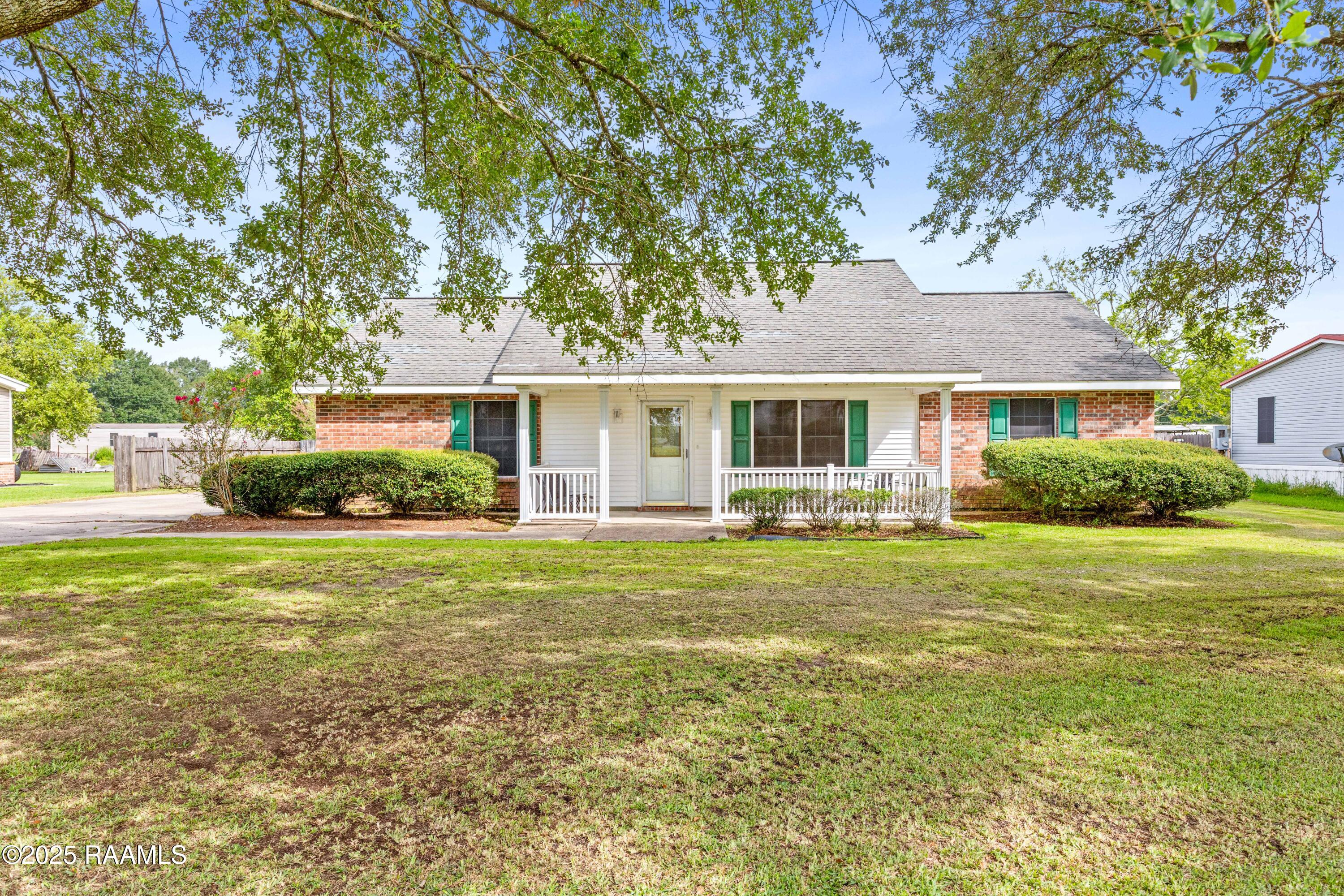 1054 Hebert, Breaux Bridge LA