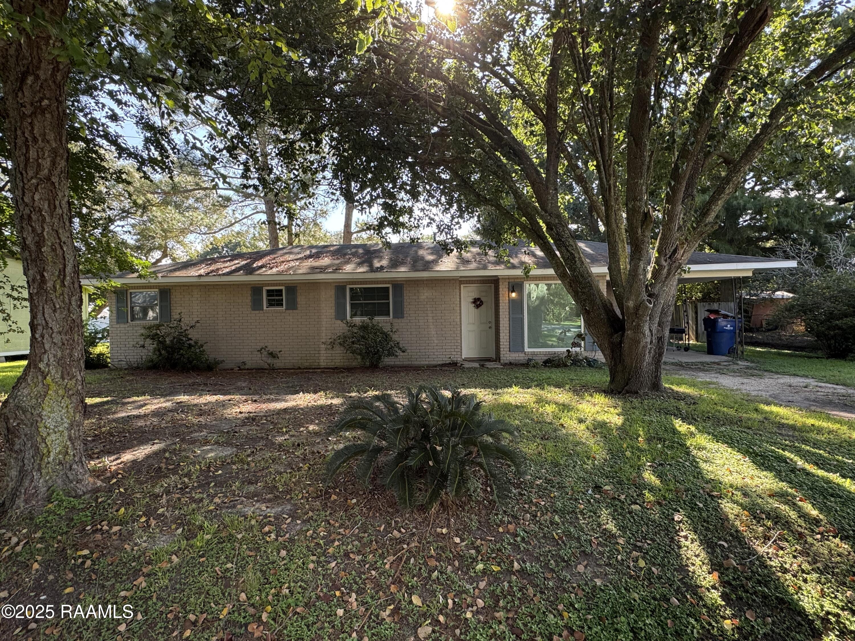 109 Latour, Kaplan LA