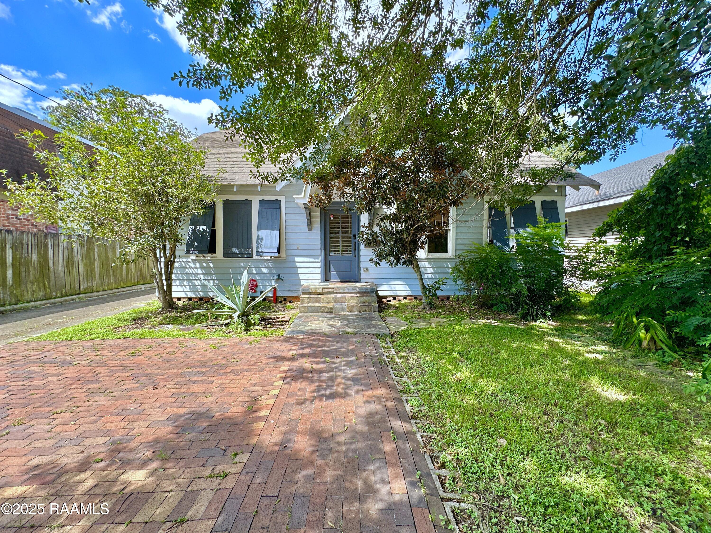 304 Versailles, Lafayette LA