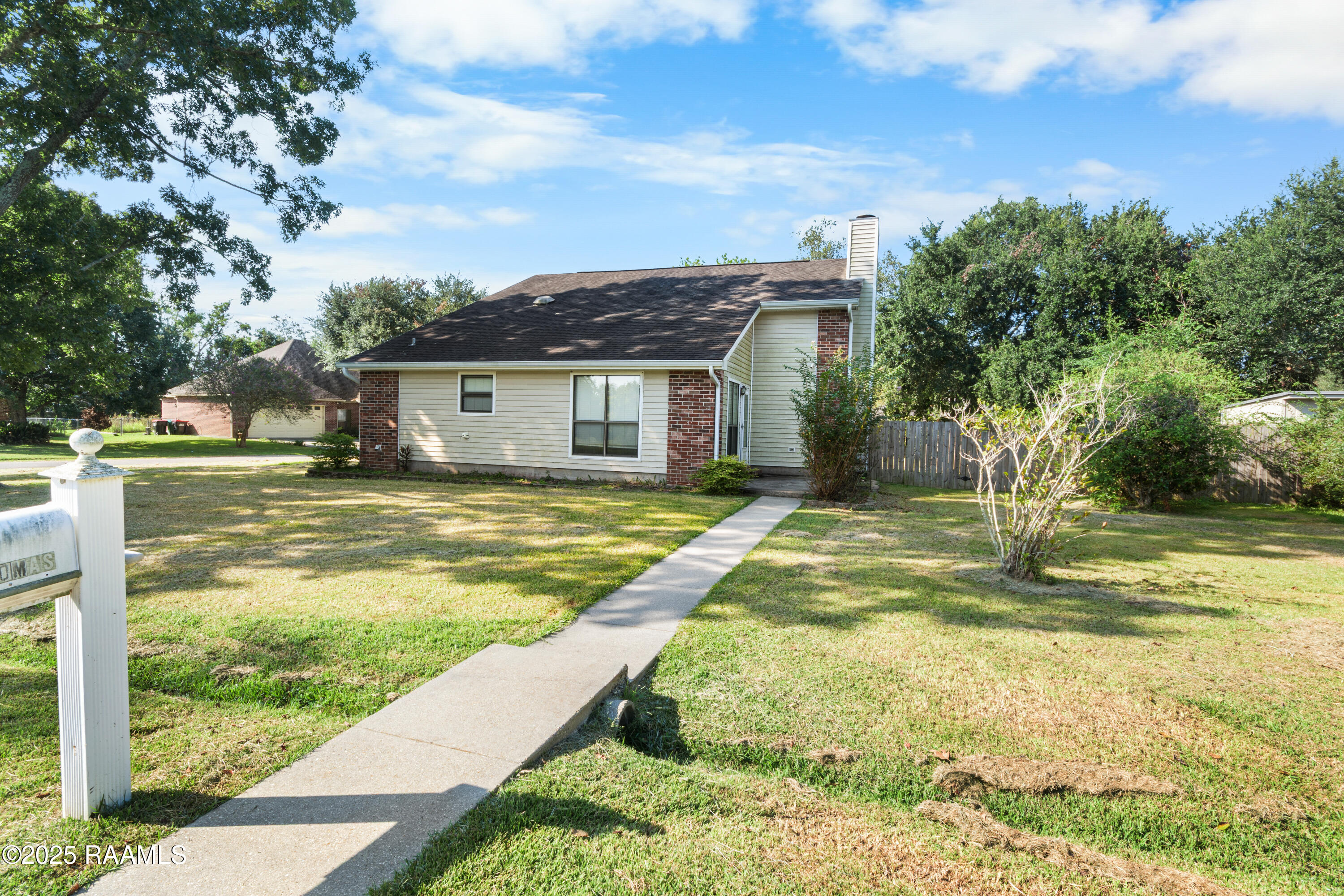 101 Domas, Lafayette LA