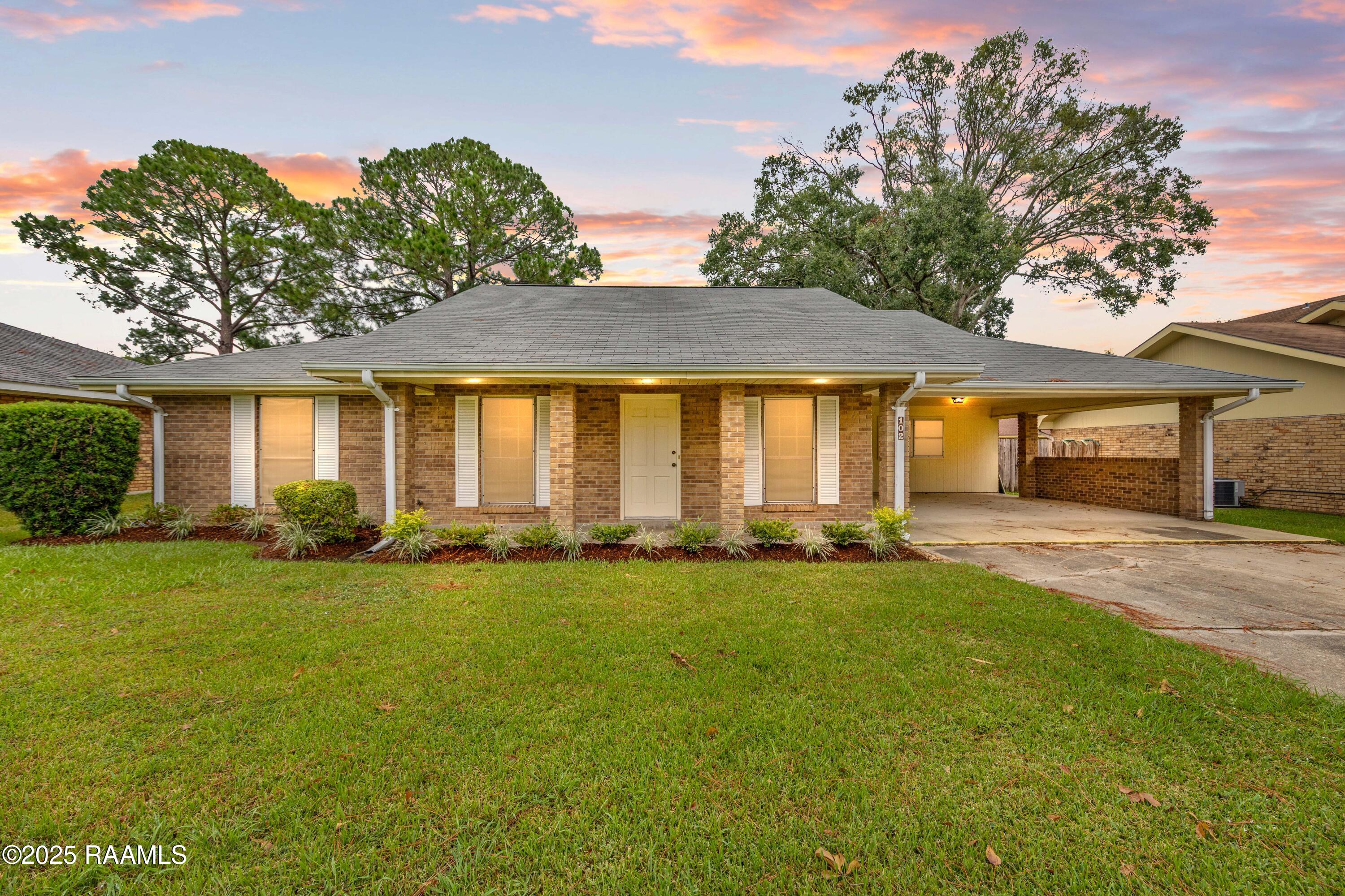 102 Wisteria, Lafayette LA