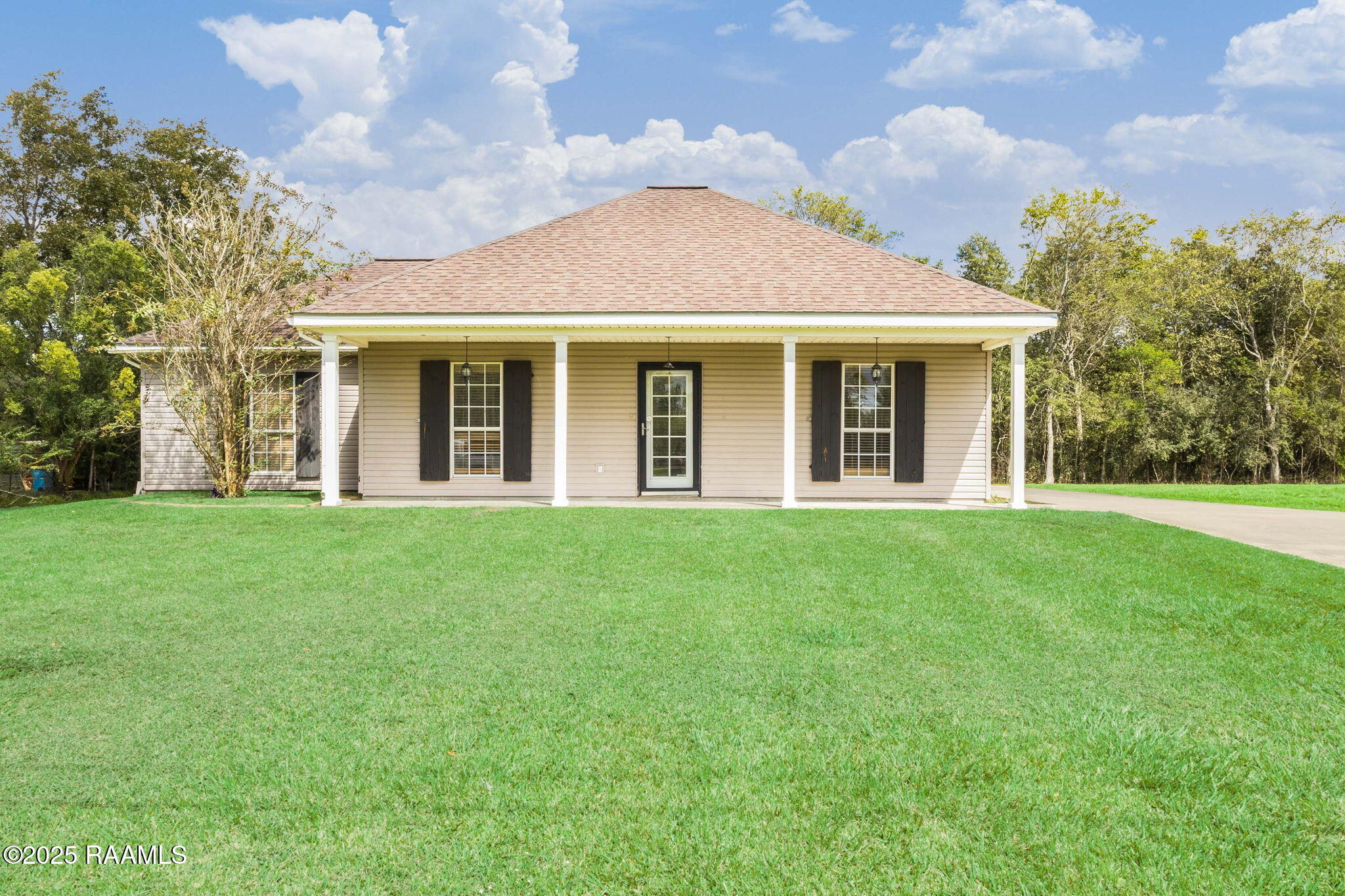 1064 Oleus Champagne Sr, St. Martinville LA
