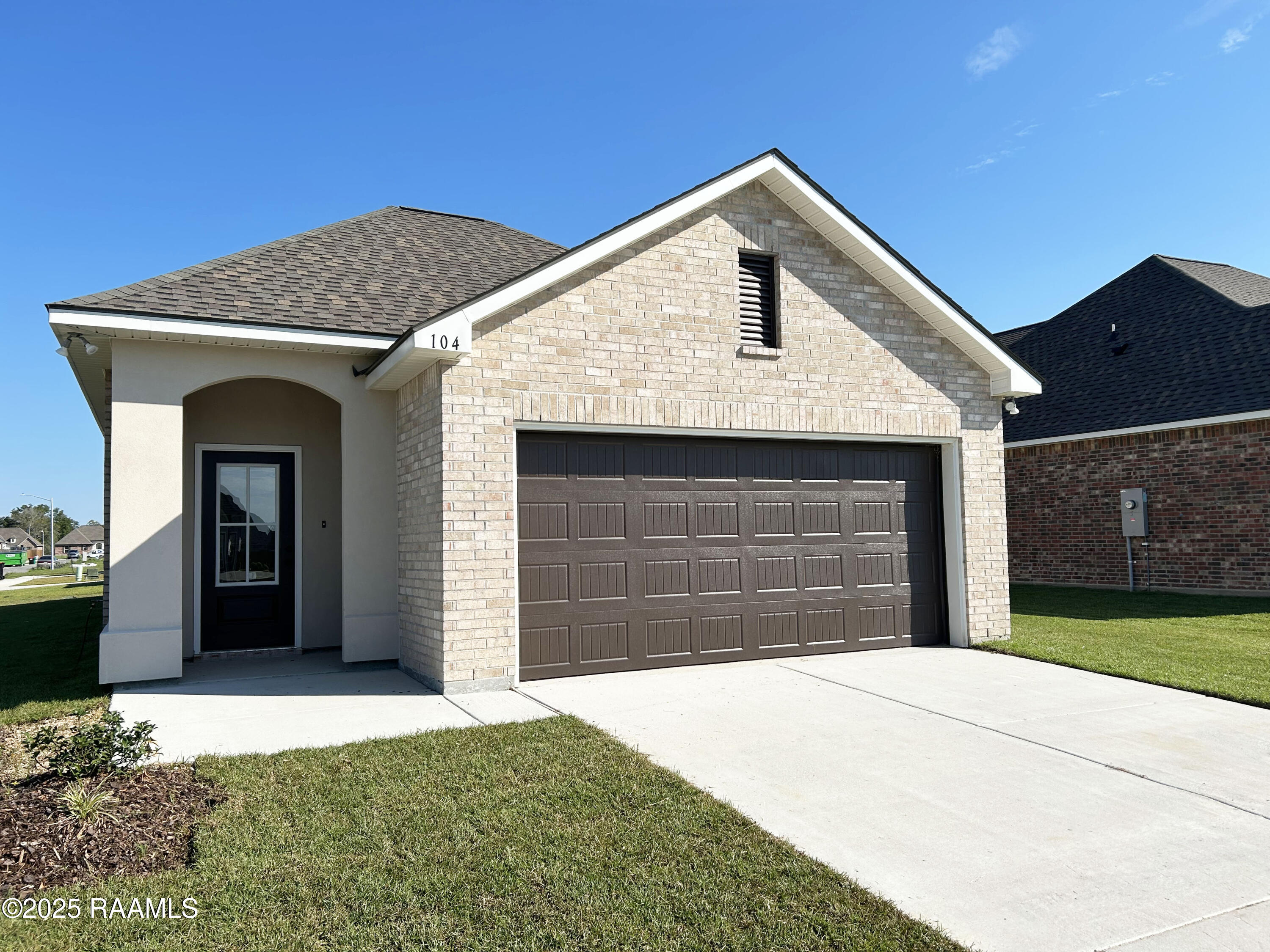 104 Hidden Meadows, Lafayette LA