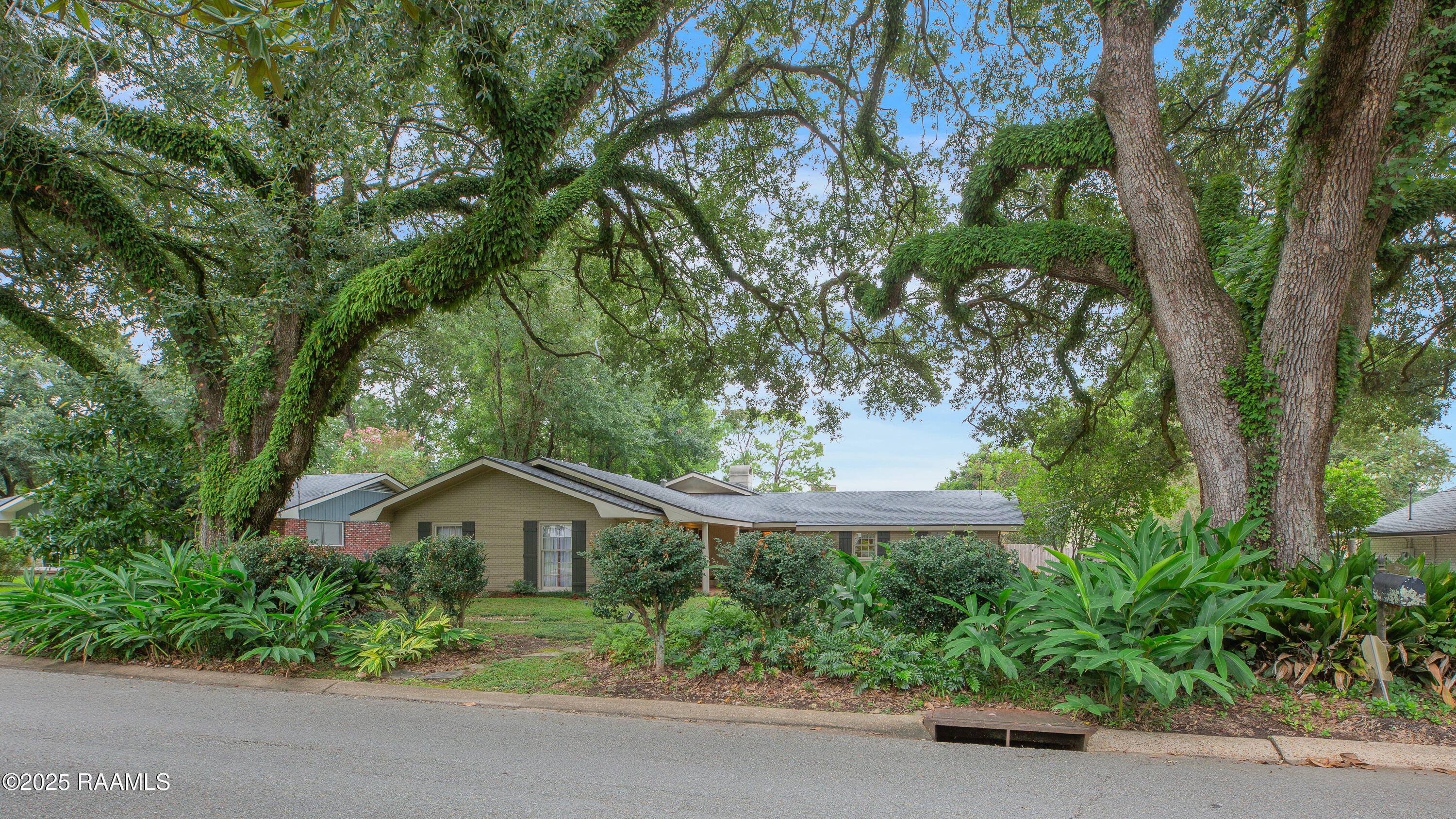 106 Teche, Lafayette LA