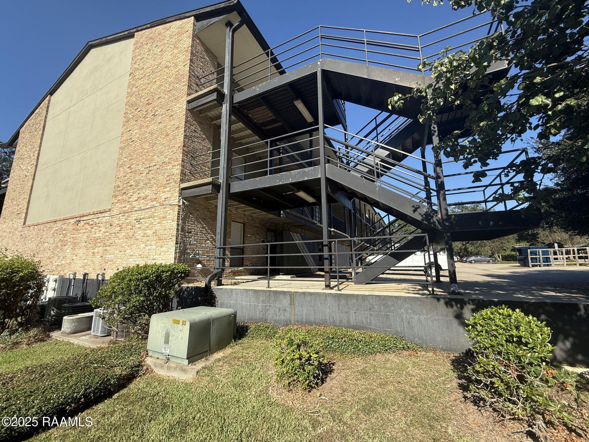 701 S College, Lafayette LA