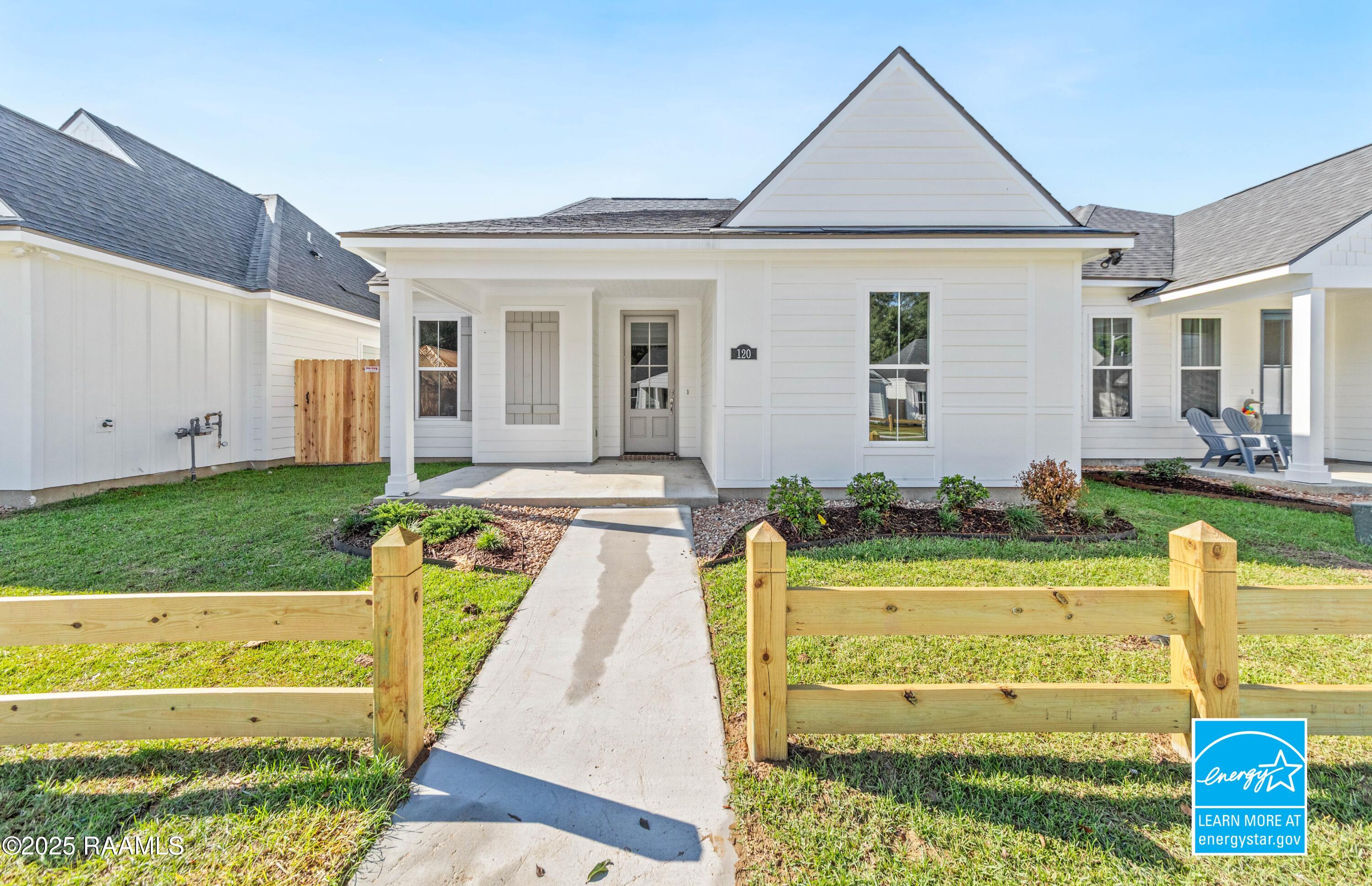 120 Grenadine, Lafayette LA