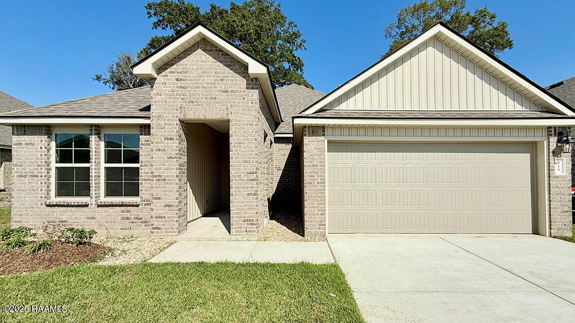 319 White Pine, Lafayette LA
