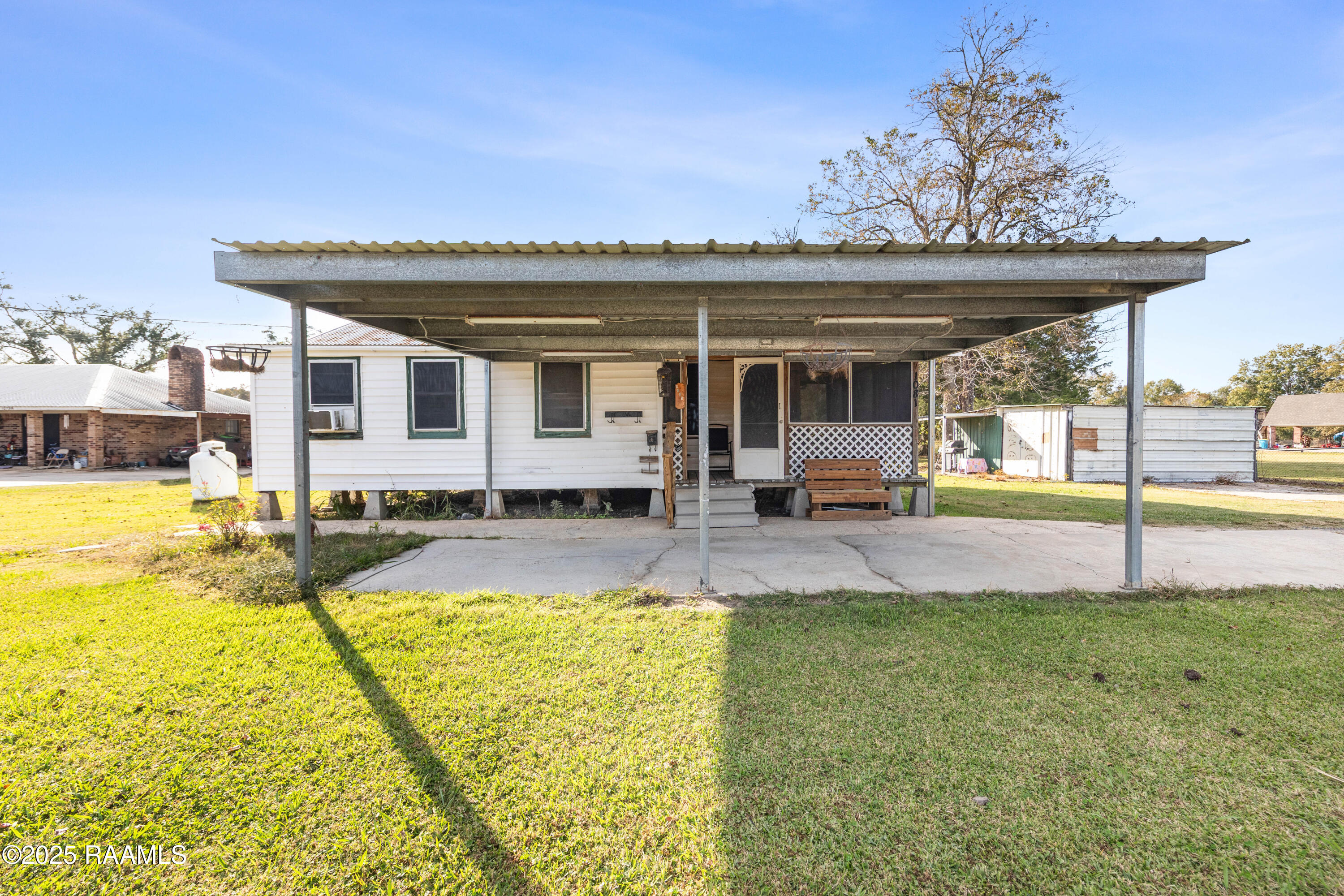 1081 Claston Simon, Breaux Bridge LA