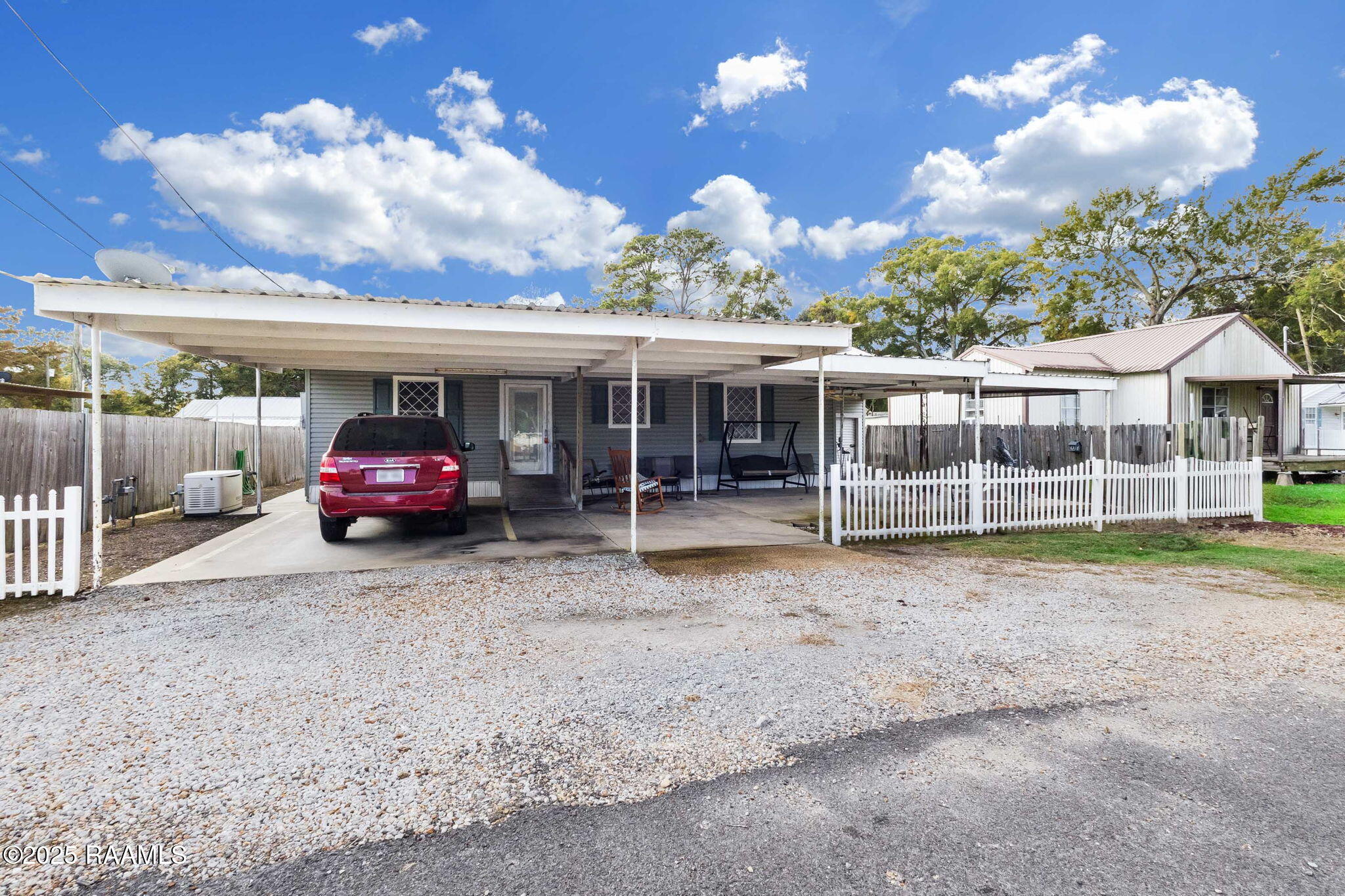 708 E Jeff Davis, Rayne LA