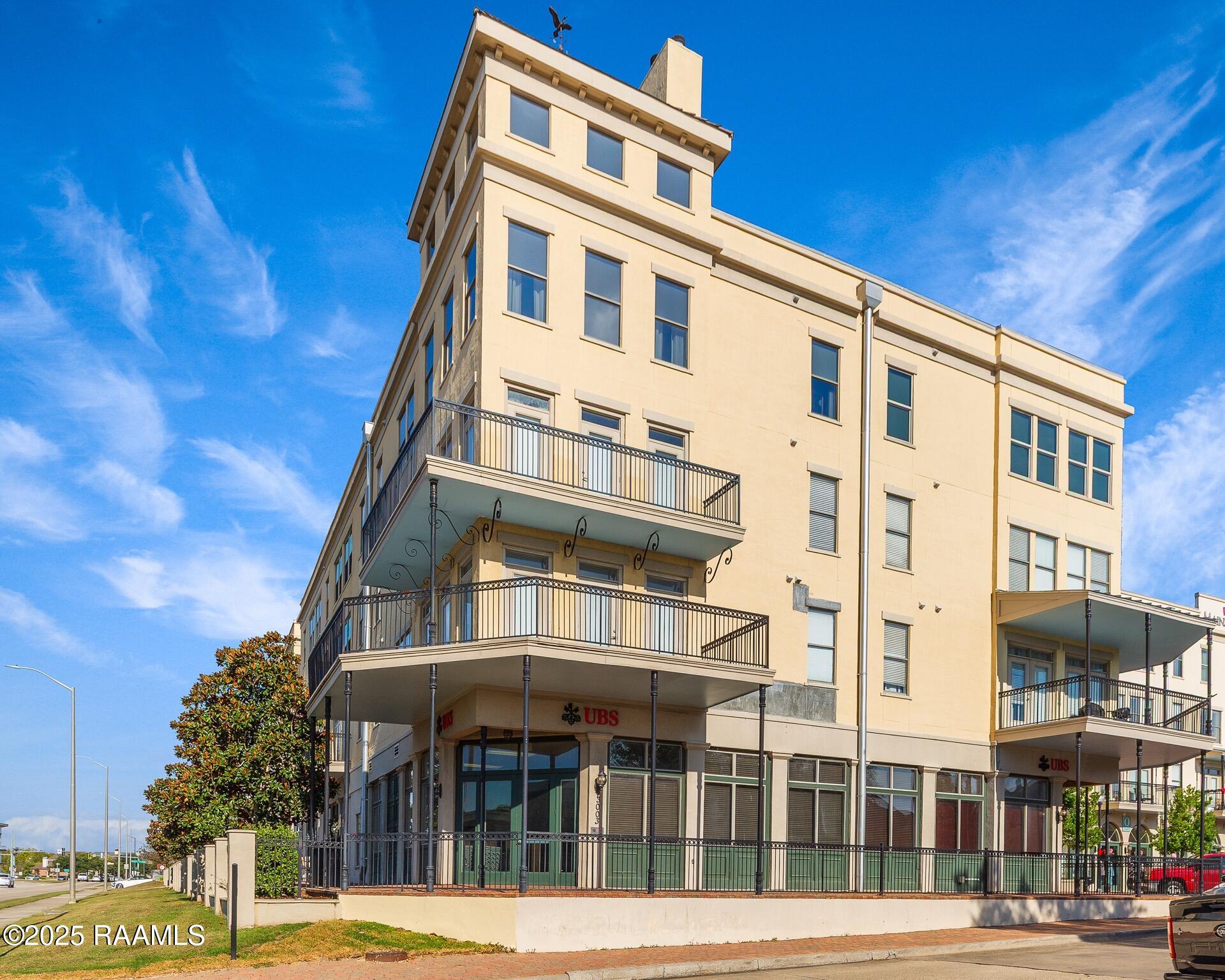 201 Settlers Trace, Lafayette LA