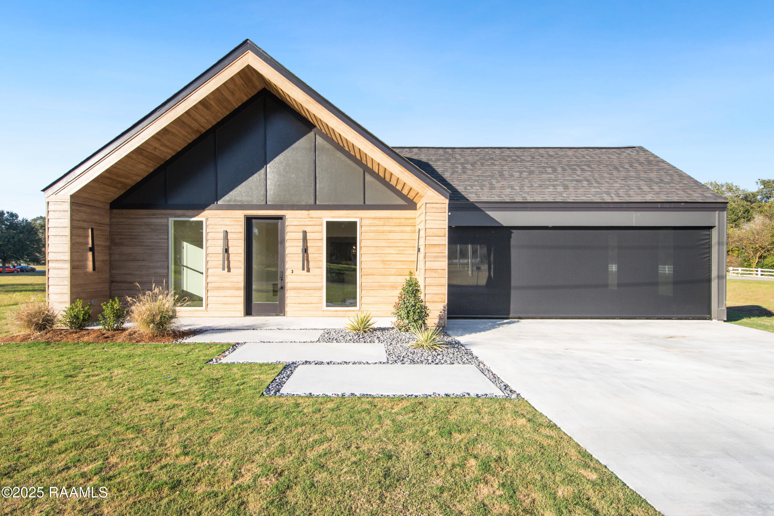 100 La Rue Malaga, Broussard LA