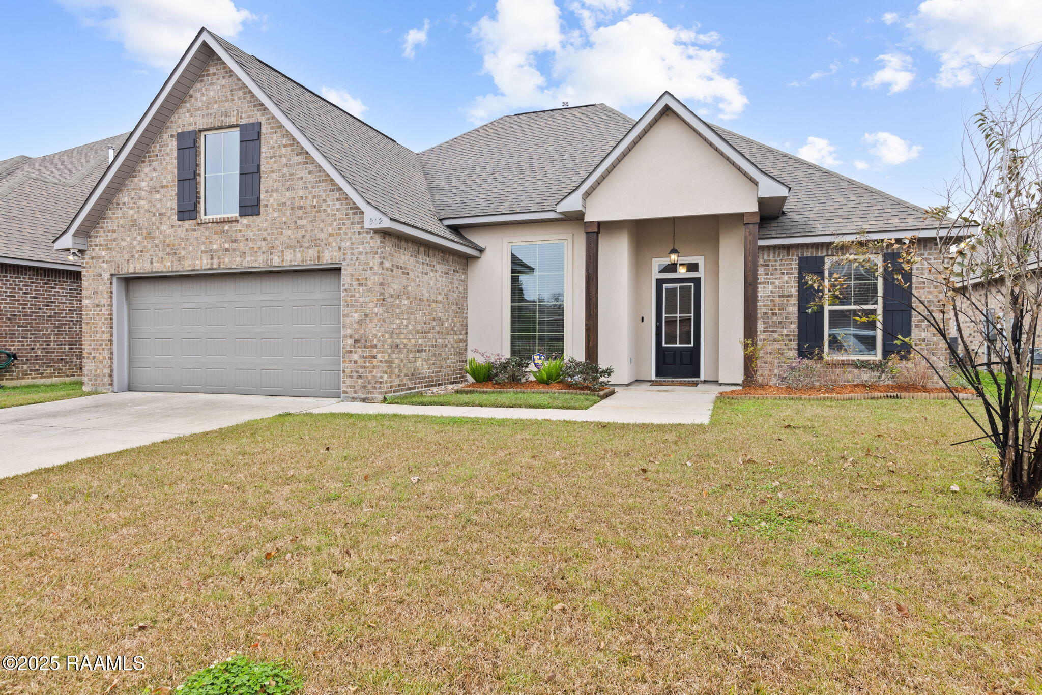 902 Deer Meadow, Broussard LA