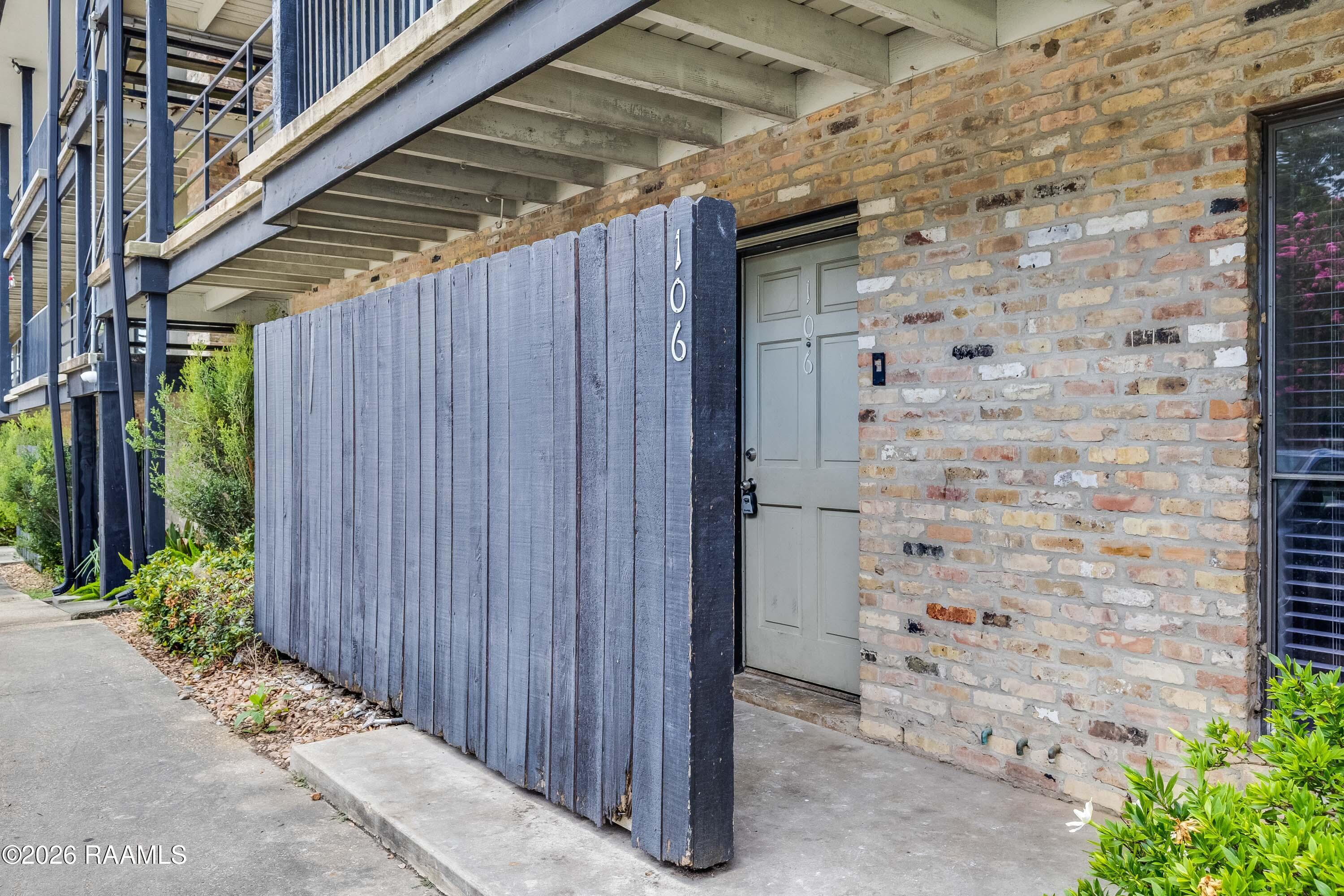 701 S College, Lafayette LA