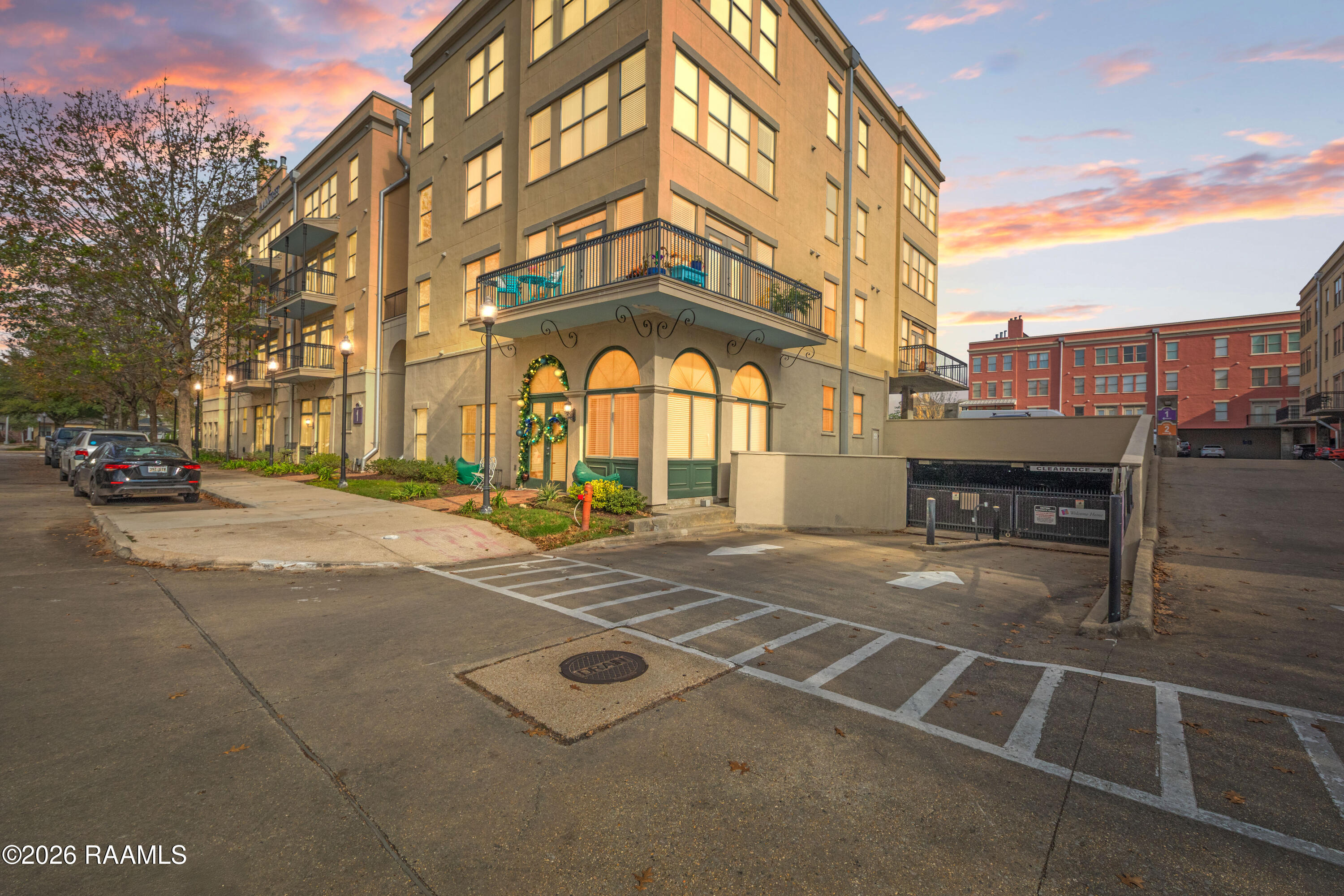 201 Settlers Trace, Lafayette LA