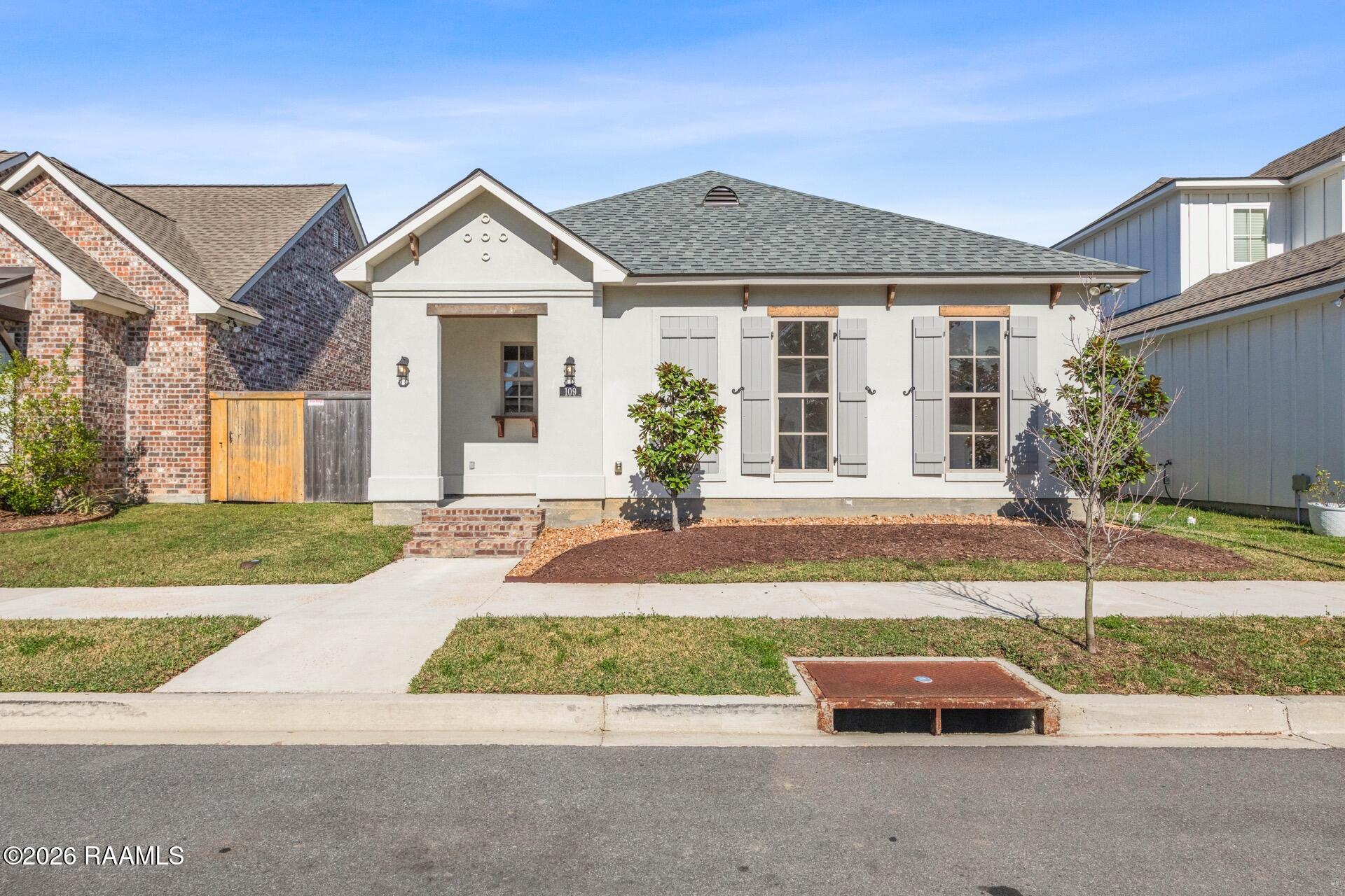 109 Oak Village, Scott LA