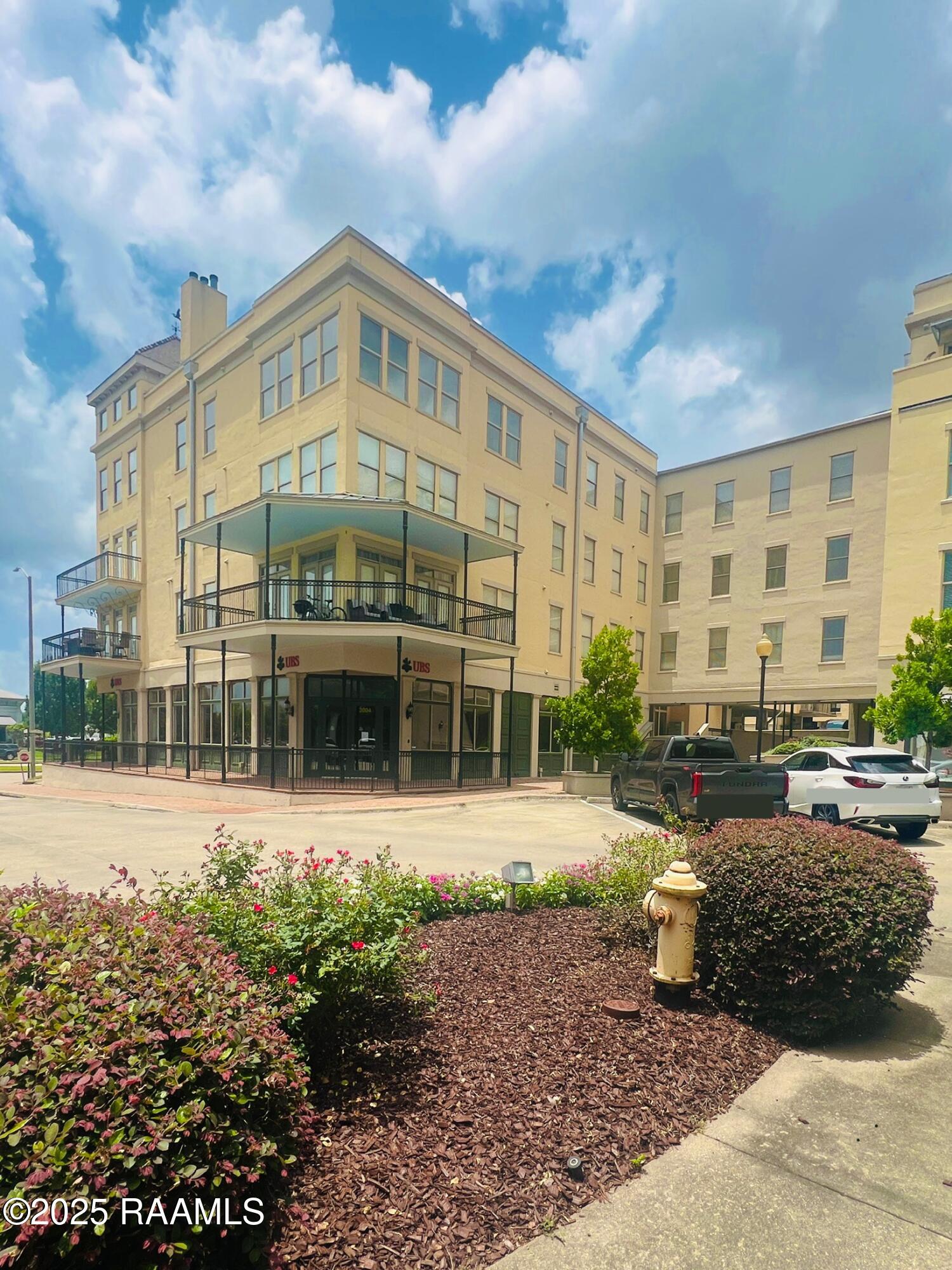 201 Settlers Trace, Lafayette LA