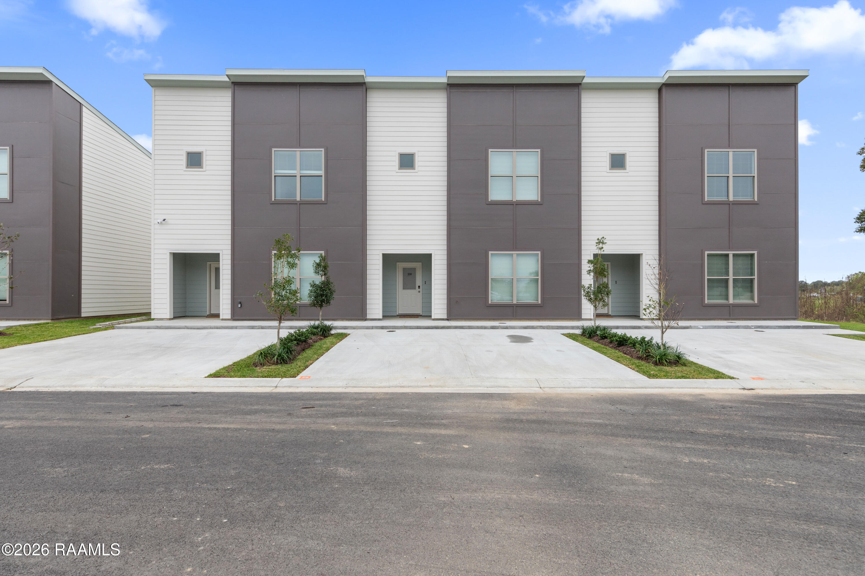 211 Firethorn, Youngsville LA