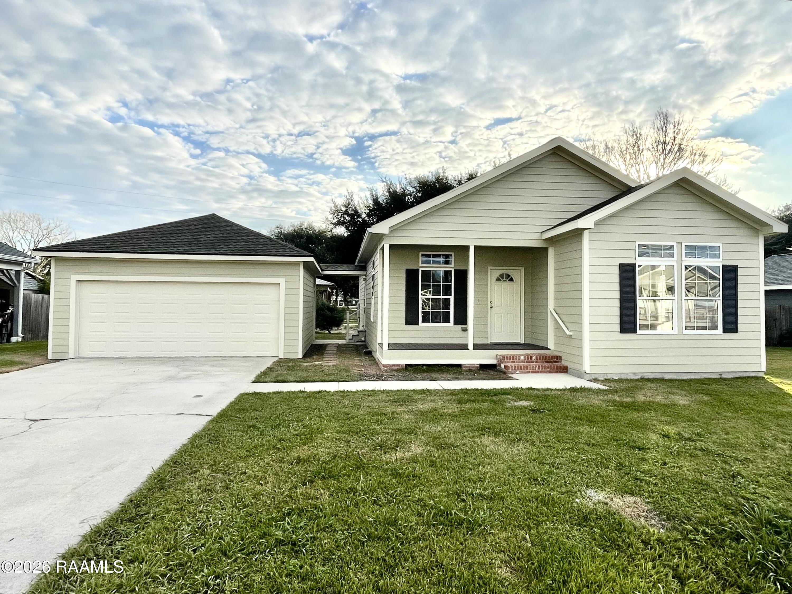 102 Stoneburg, Duson LA