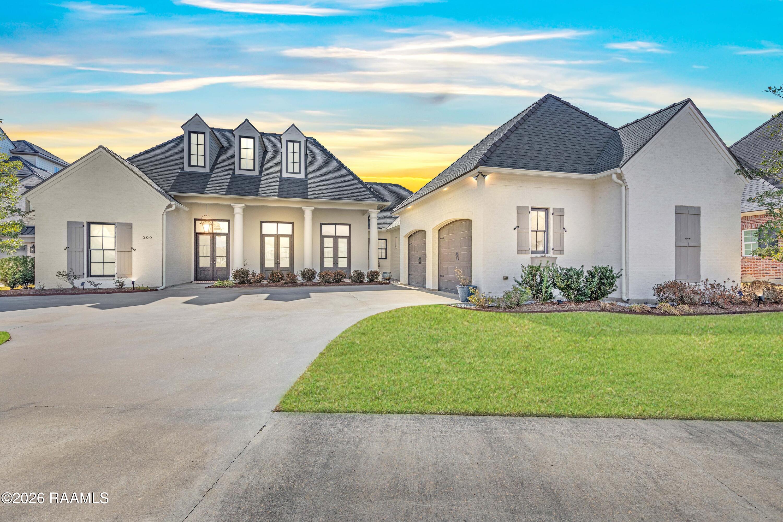 200 Vineyard, Lafayette LA