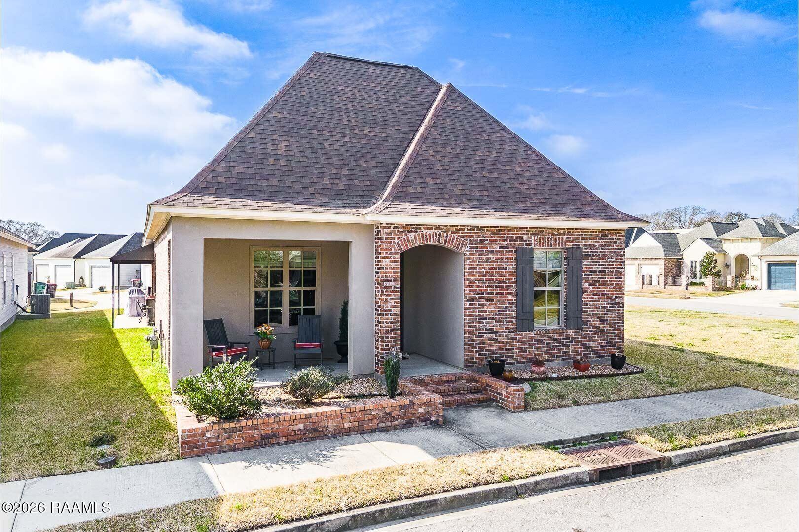 105 Vienne, Lafayette LA