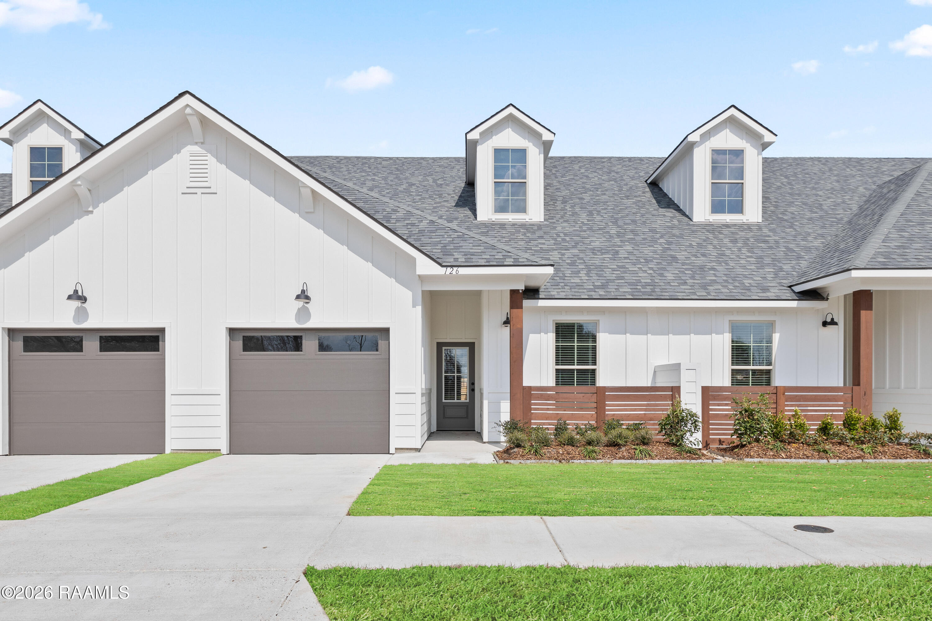 126 Frontier, Scott LA