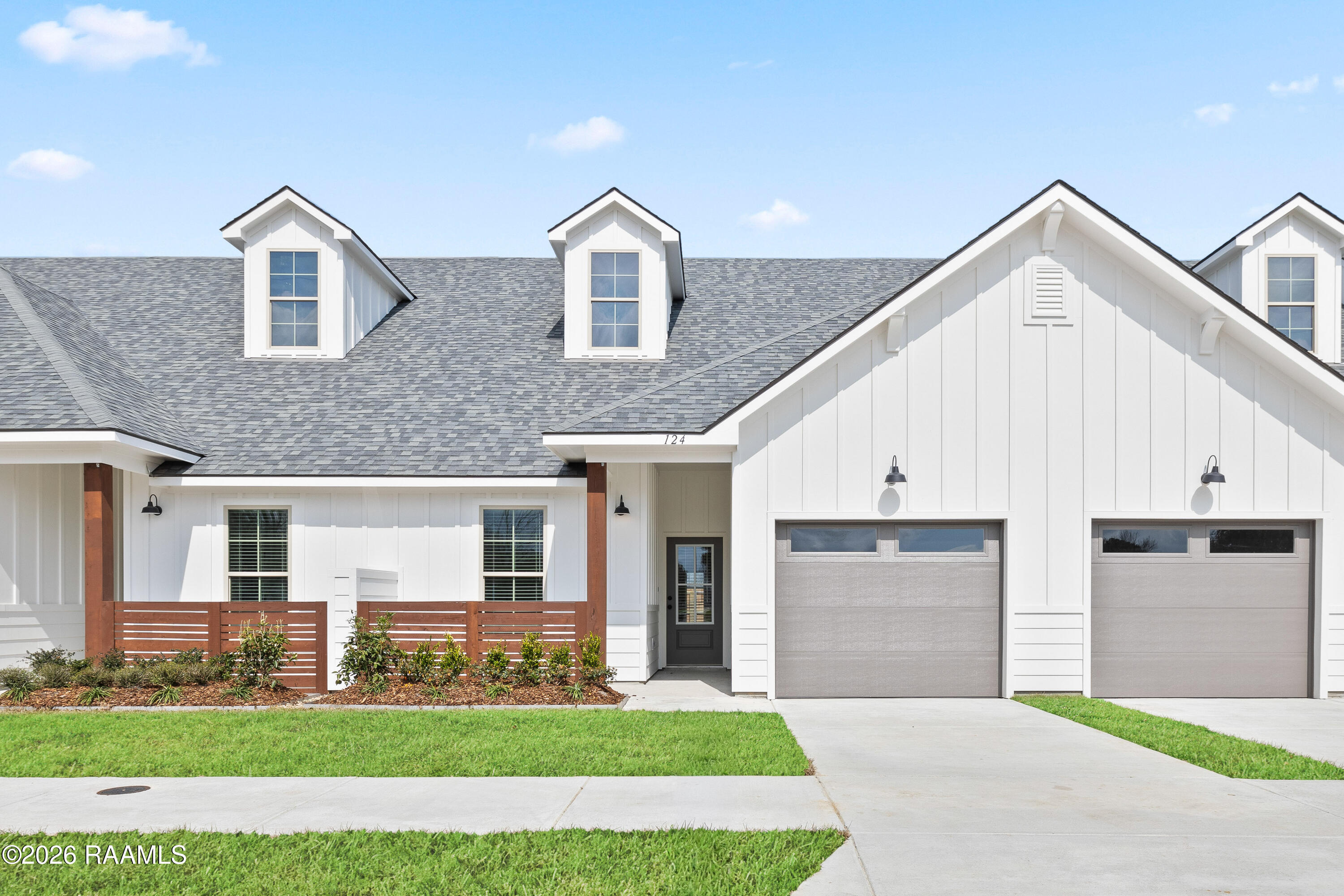 124 Frontier, Scott LA