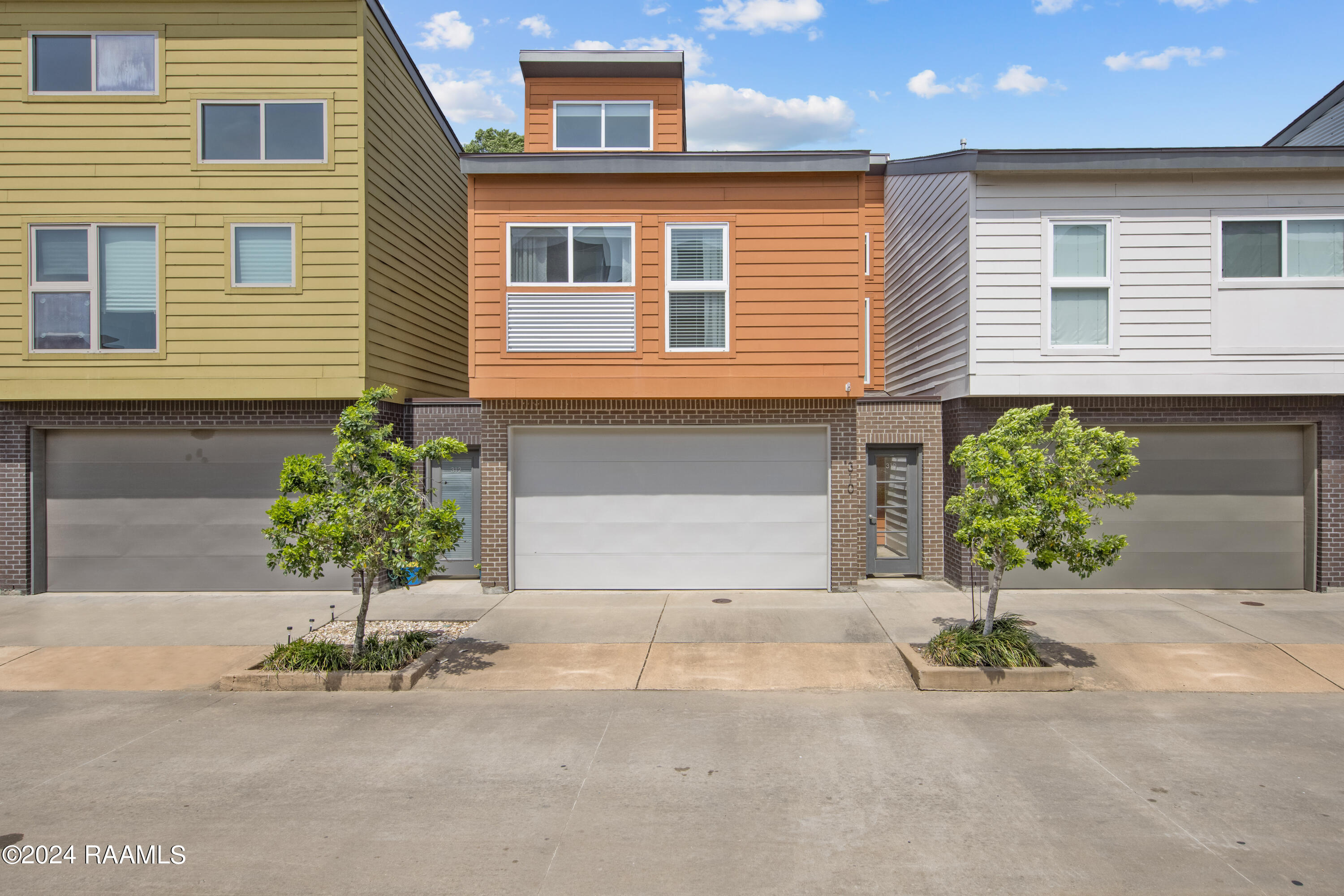 310 Highland Oaks, Lafayette LA