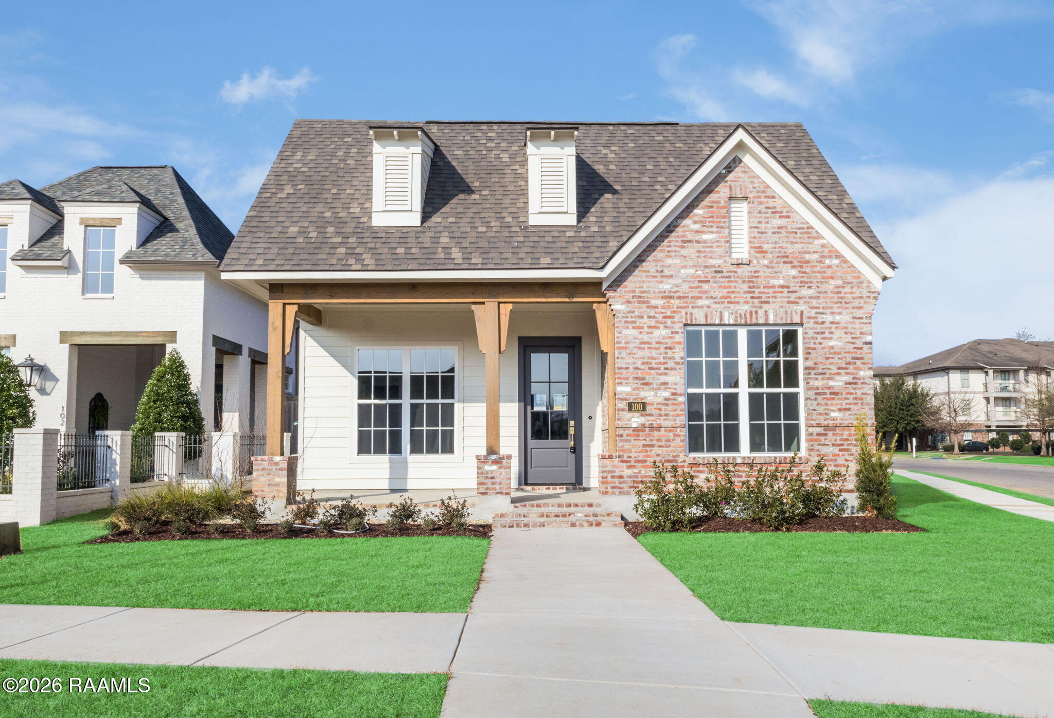 100 Keelingwood, Lafayette LA