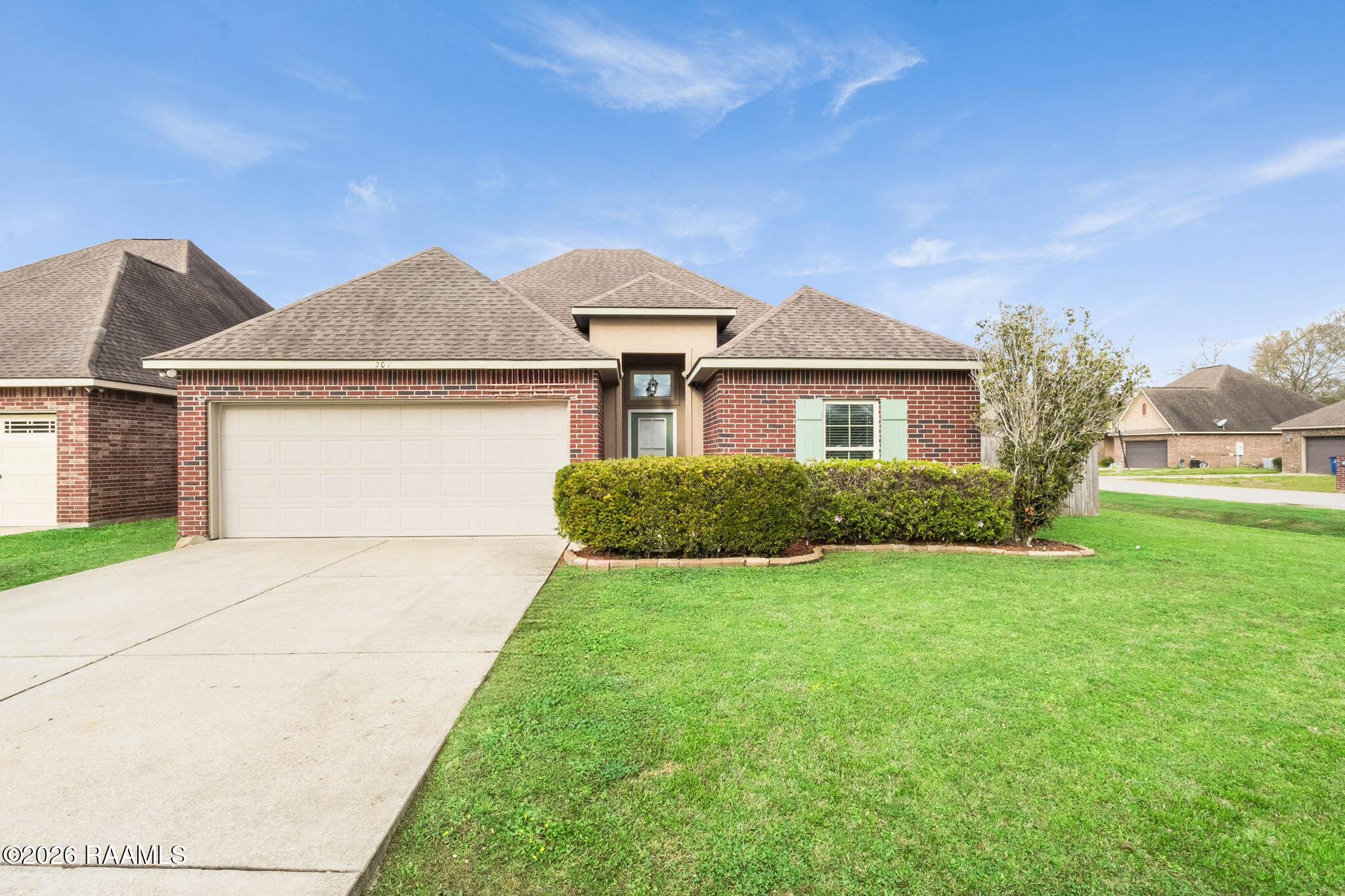 205 Quiet Bluff, Youngsville LA