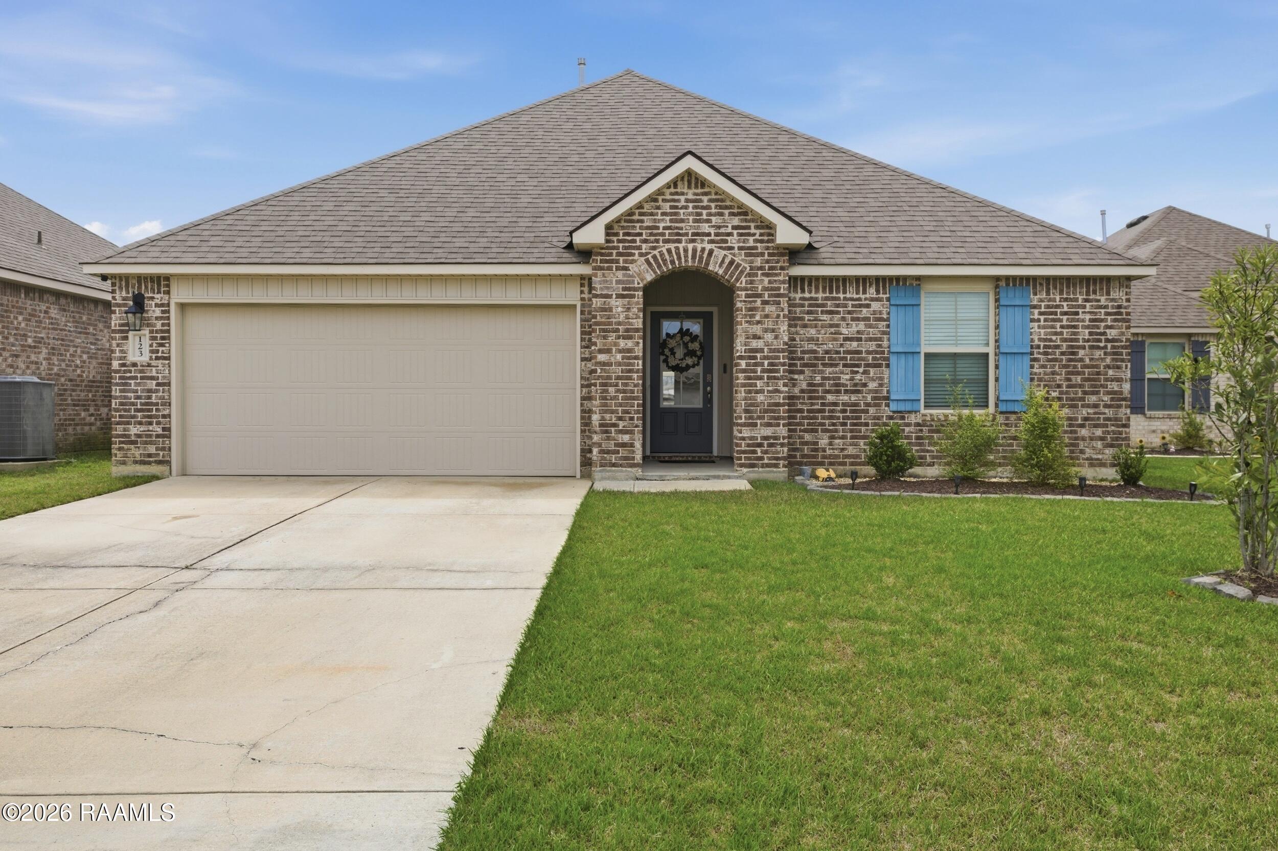 123 Nova Lake, Duson LA