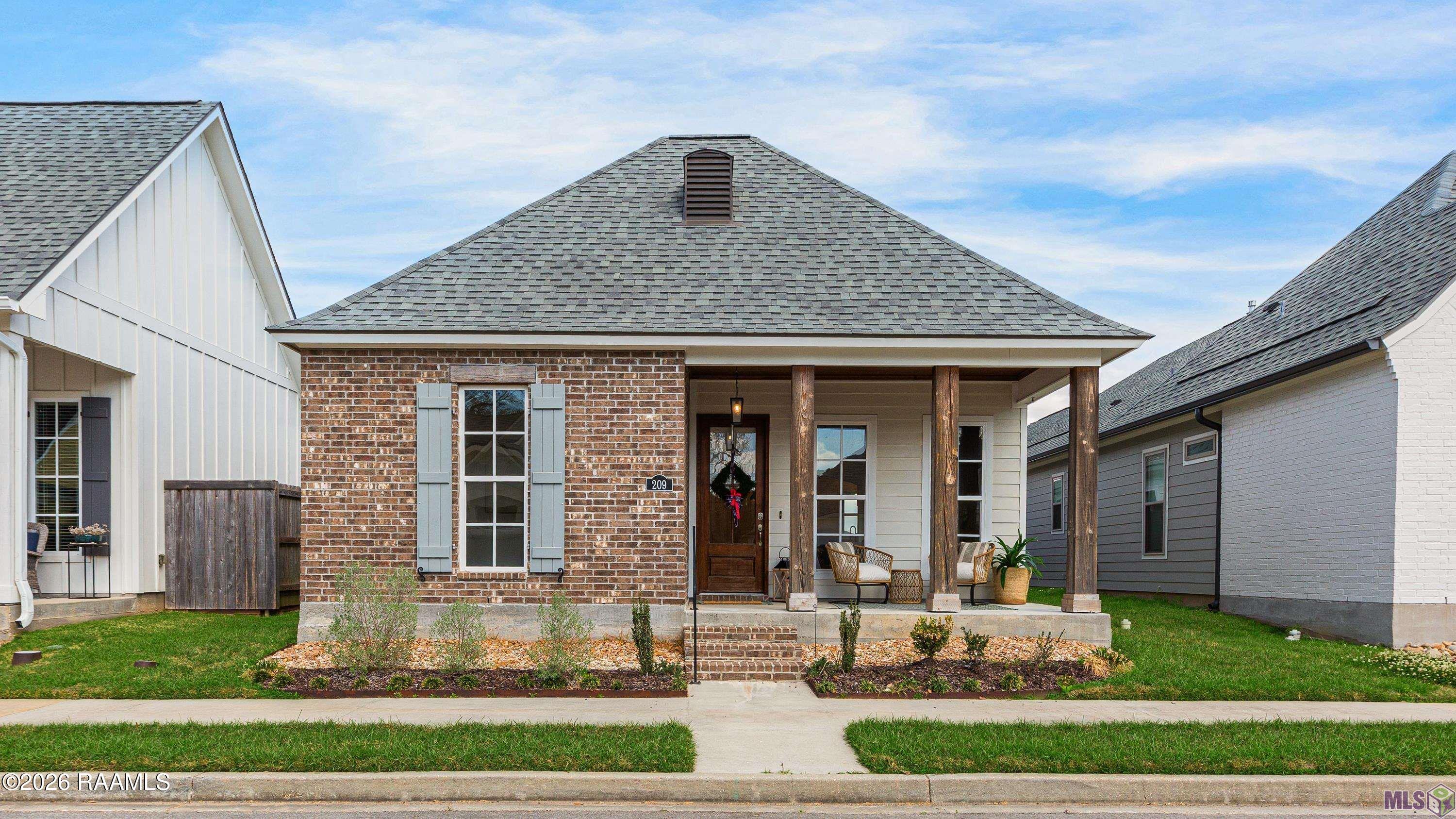 209 Manor House, Lafayette LA