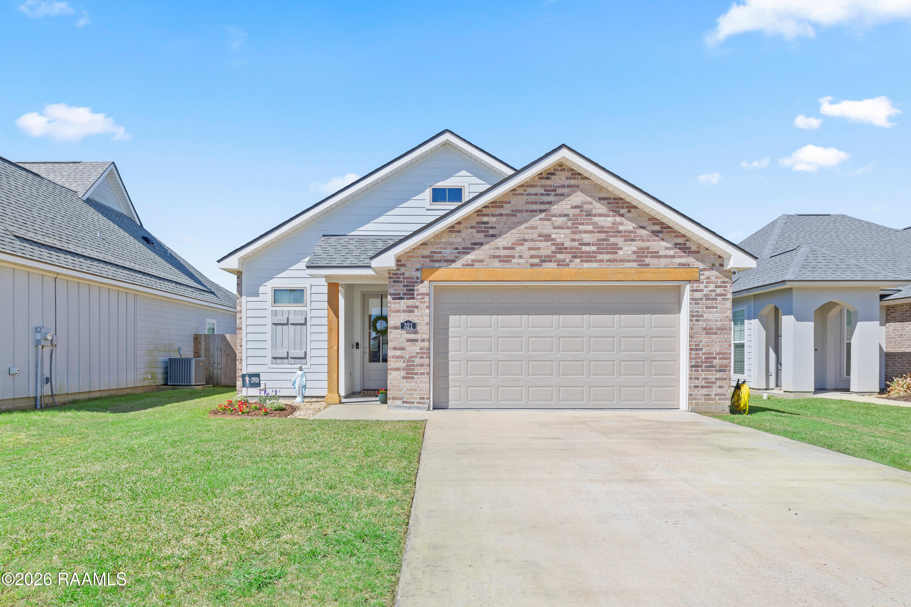 321 Adry, Youngsville LA