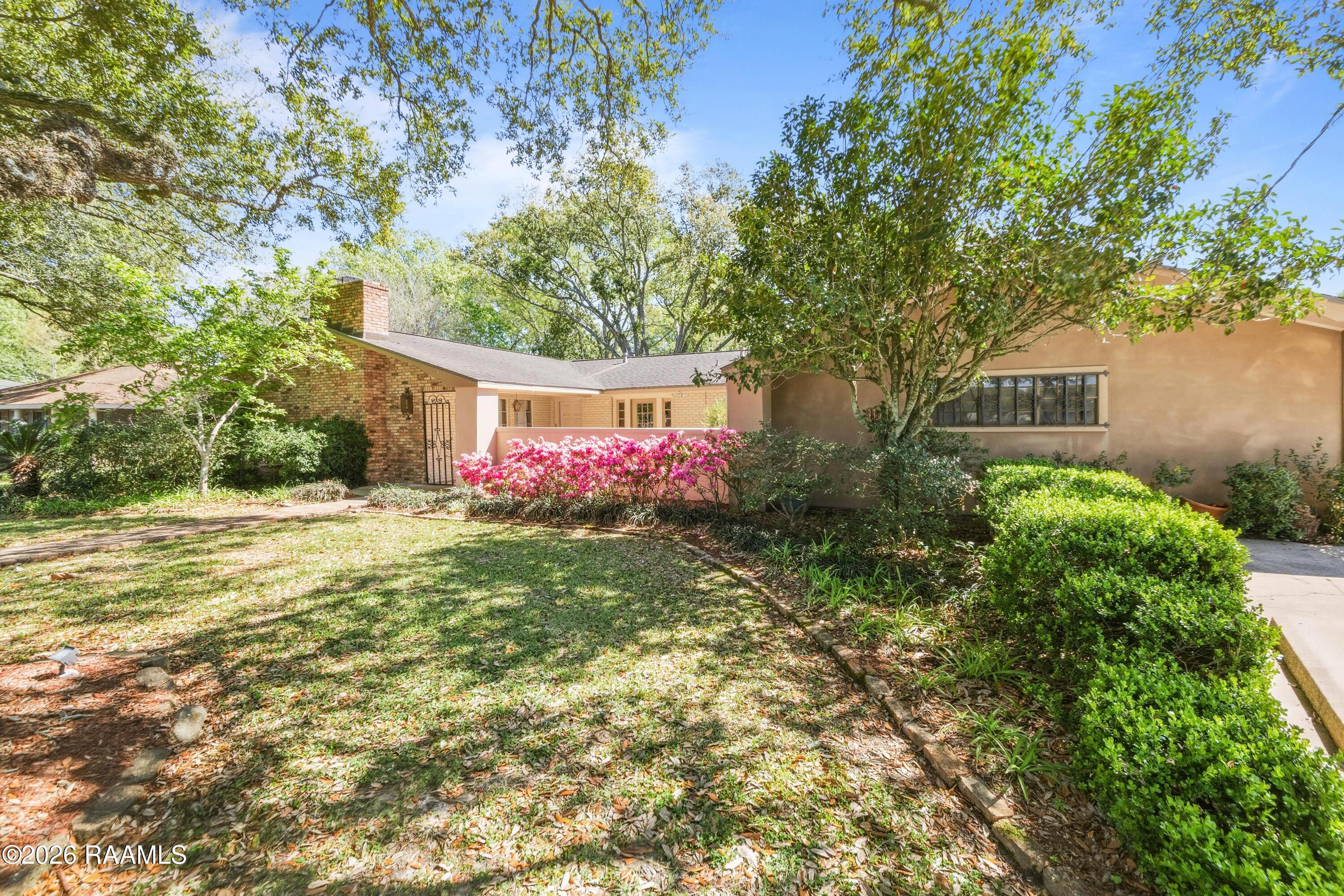 420 Juanita, Eunice LA