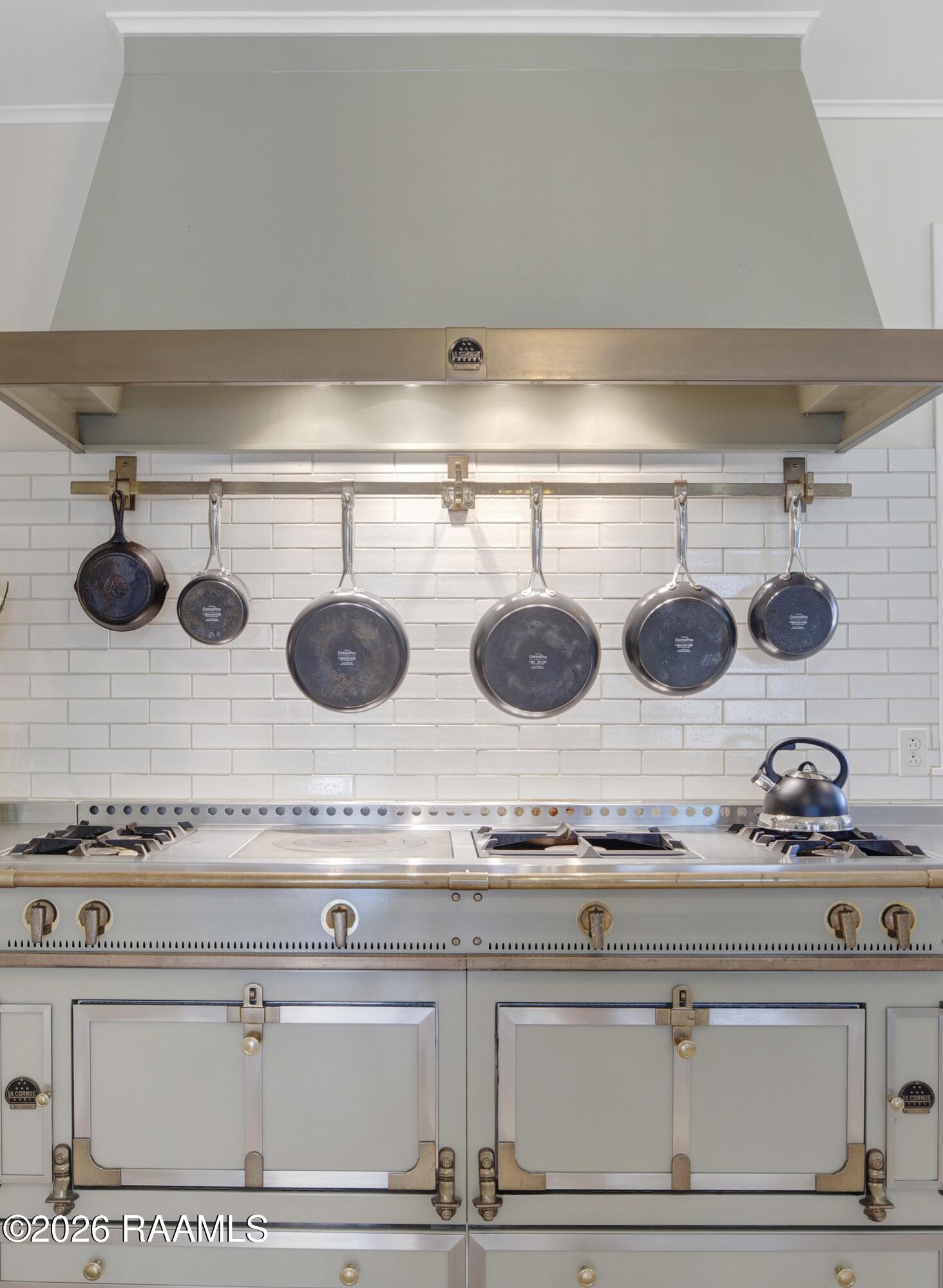 20260325032504056016000000.jpg