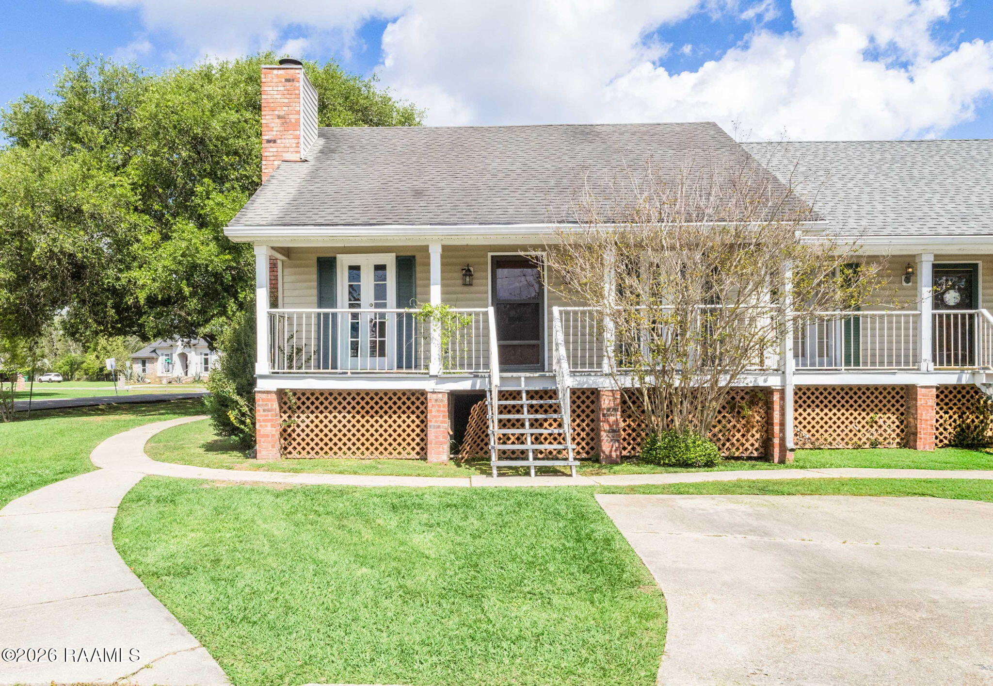 100 Teal, Lafayette LA