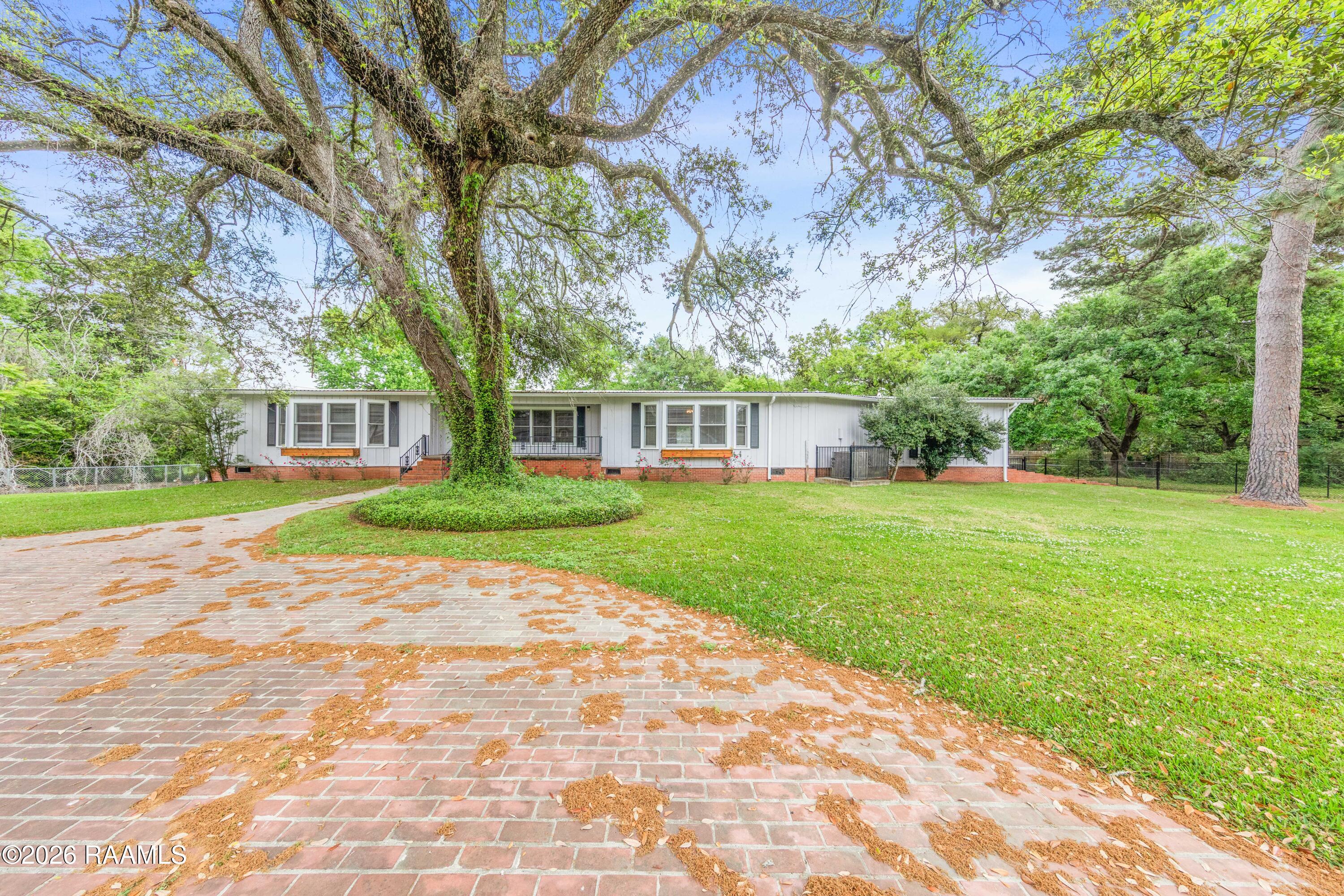 201 Edgewood, Lafayette LA
