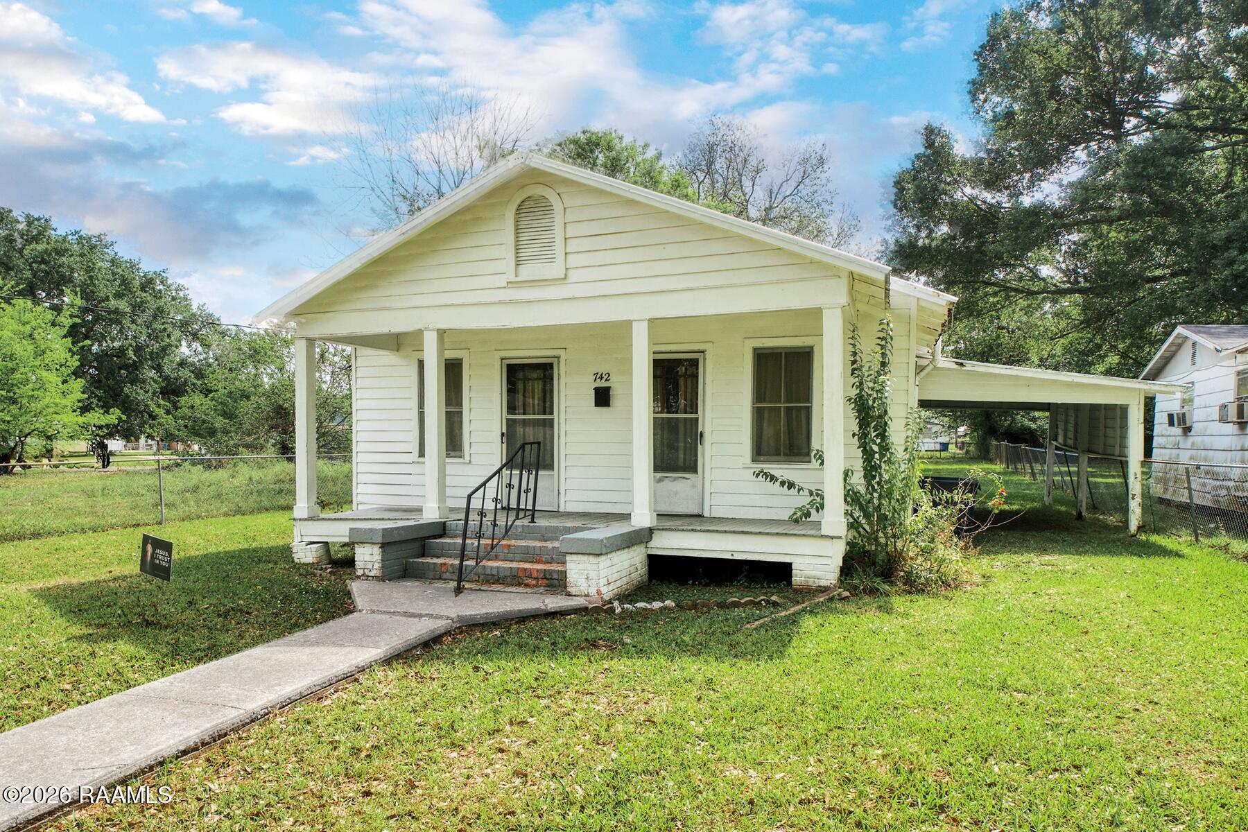 742 N Martin Luther King Junior, St. Martinville LA