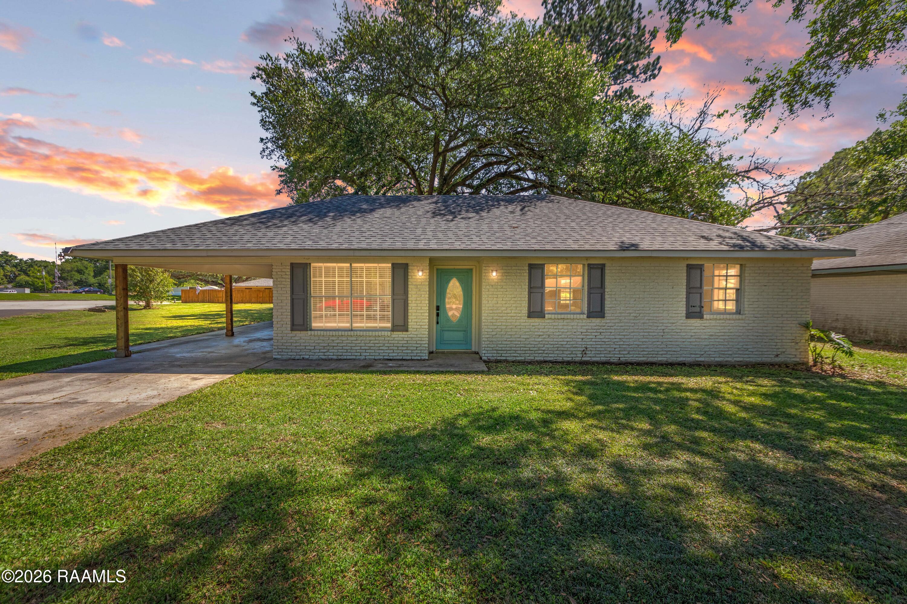 101 Calais, Lafayette LA