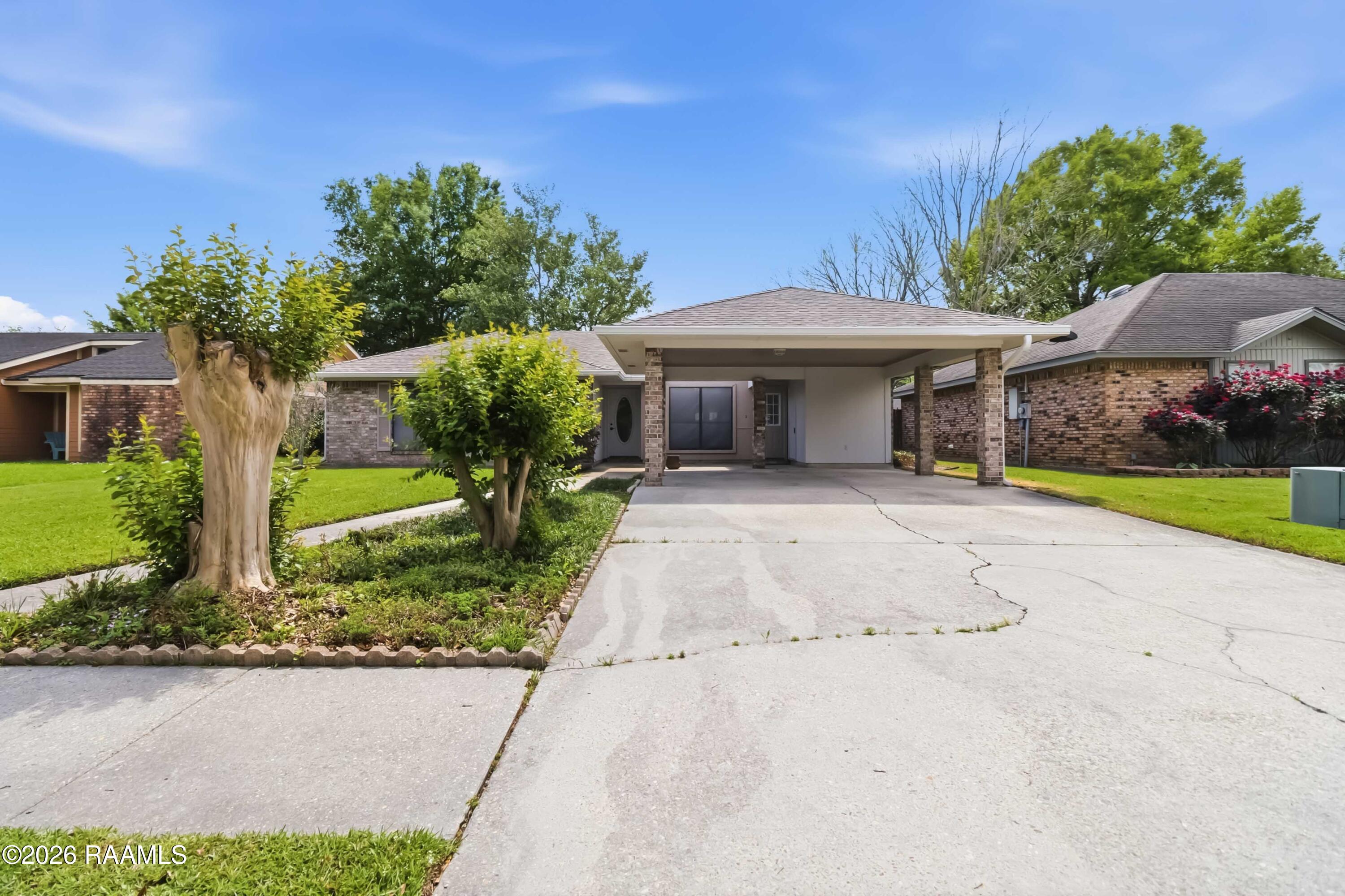 206 Open Meadows, Lafayette LA