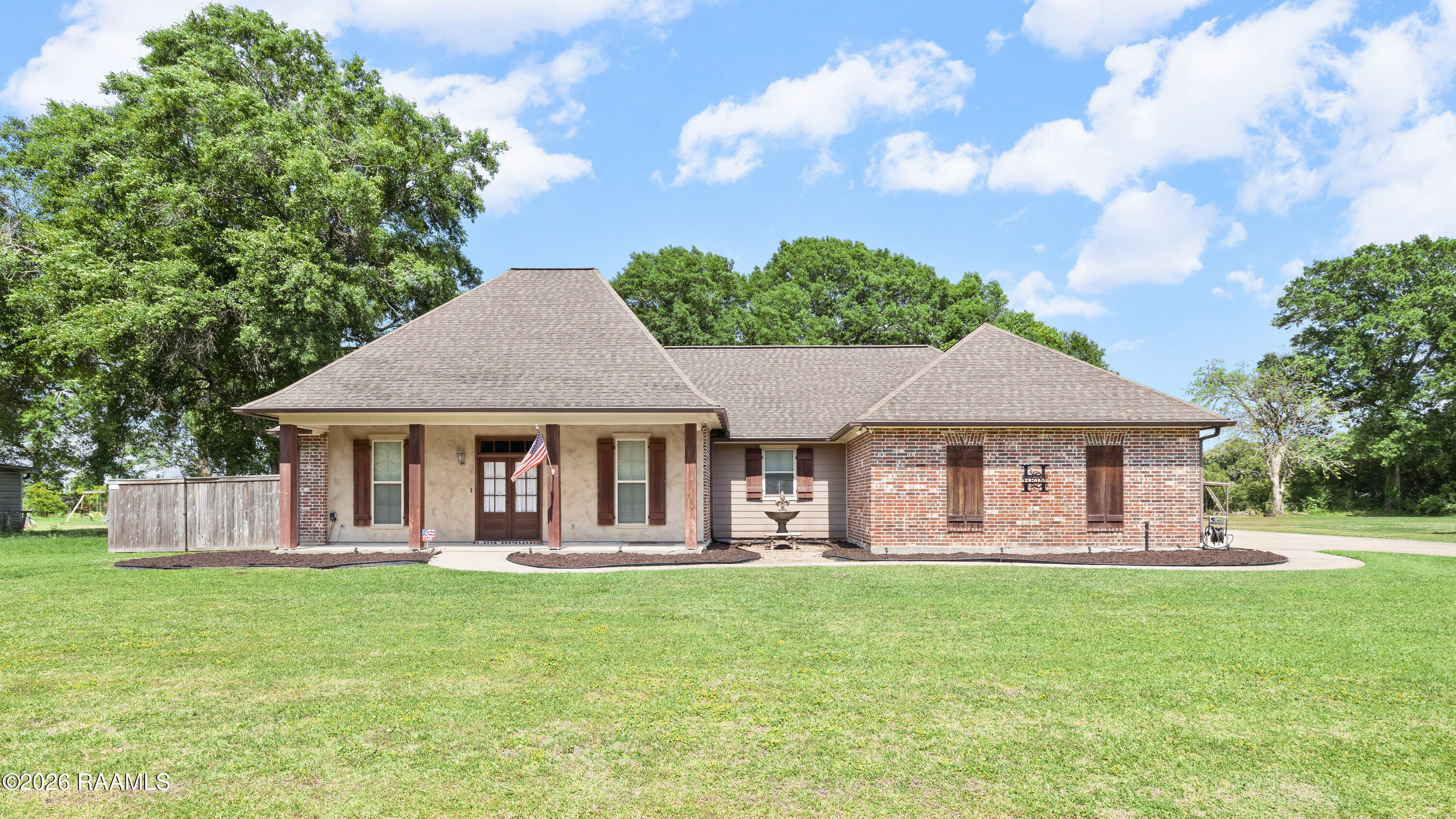 1049 Honey Comb, Cade LA